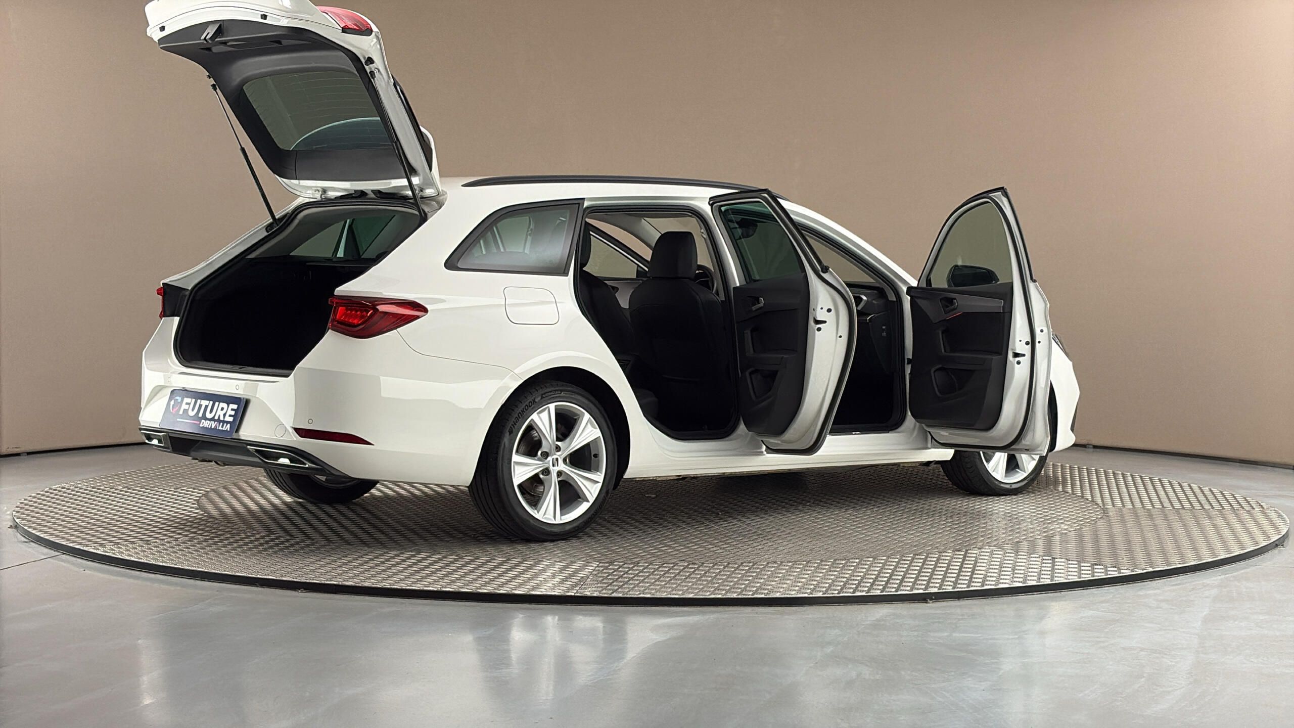 Seat Leon, 2.0 TDI DSG FR Sportstourer - fotka 6