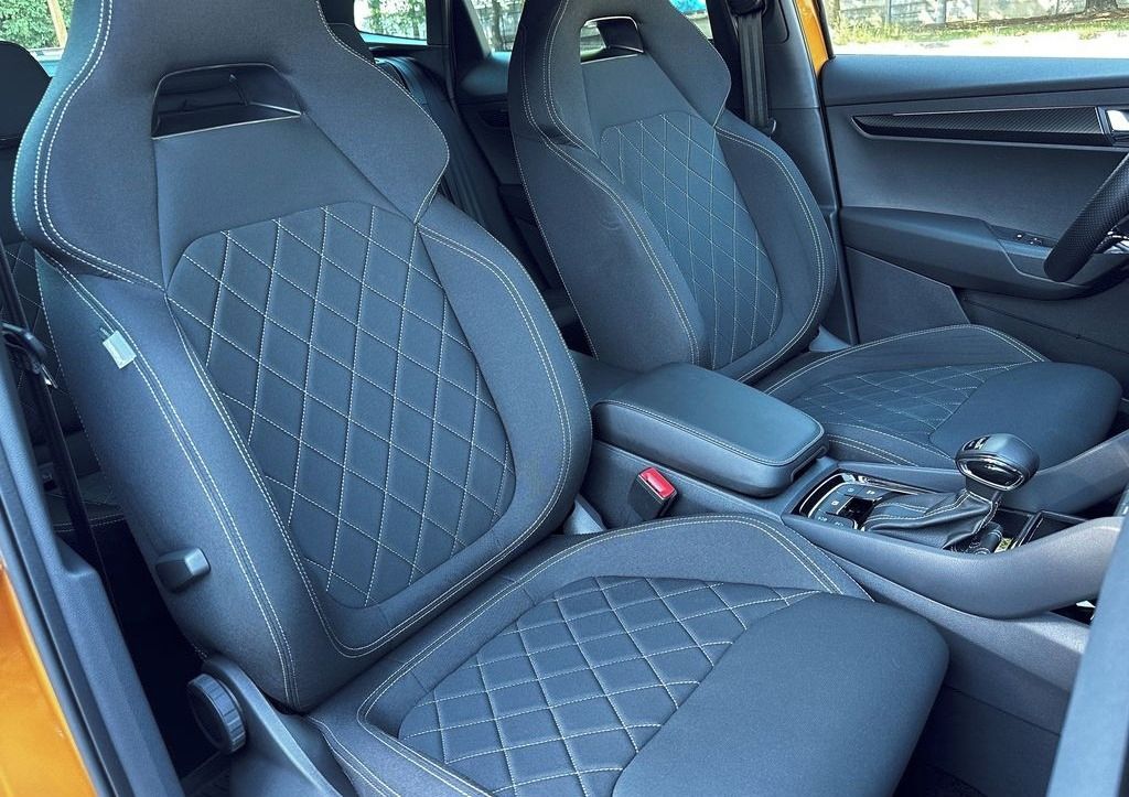 Škoda Karoq, 2.0TSI SportLine DSG 4x4 - fotka 6