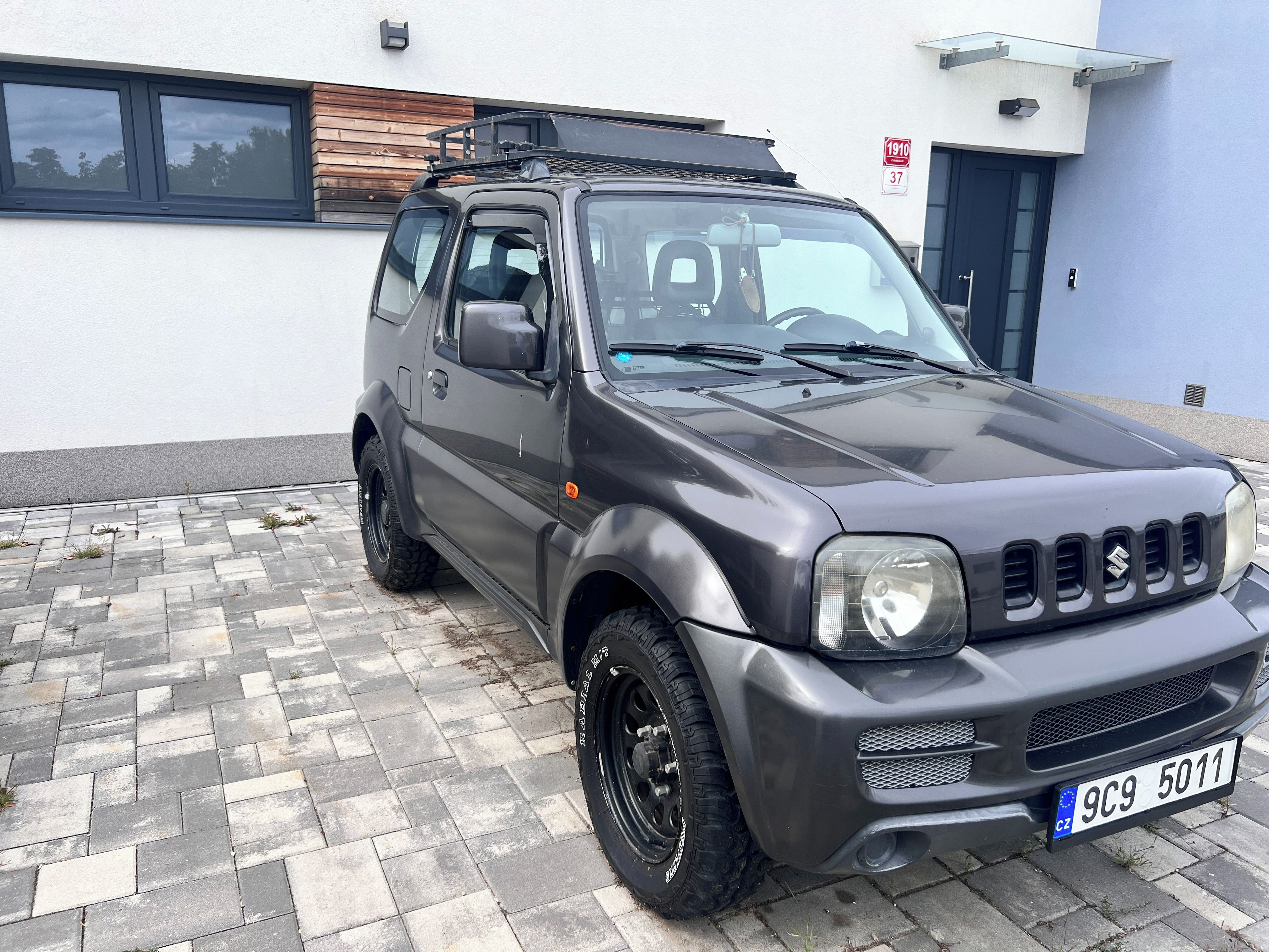 Suzuki Jimny, 1,3 benzín, 4x4, uzávěra zadku - fotka 3