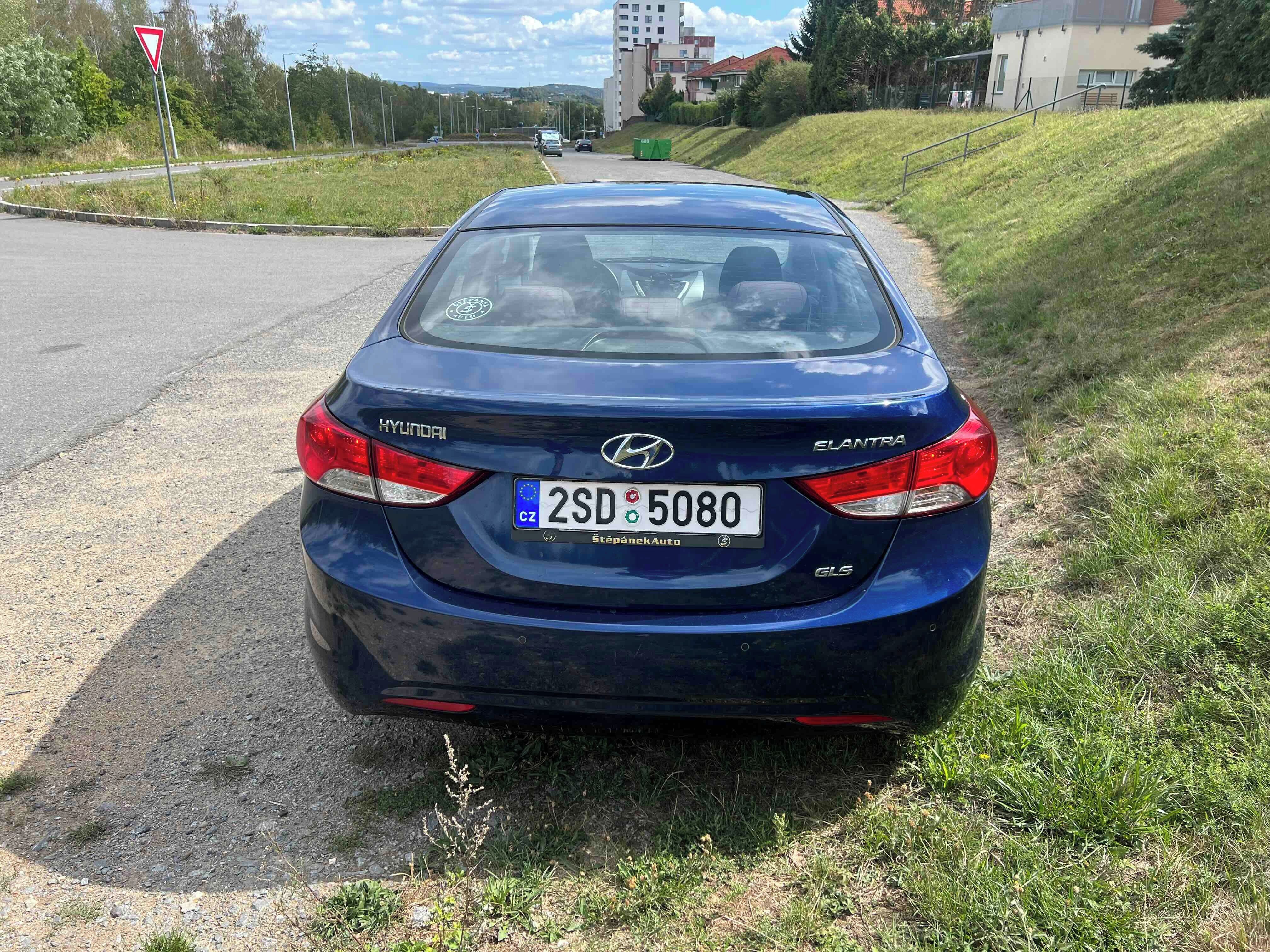 Hyundai Elantra, 1,6GDi - hledá nového parťáka - fotka 6