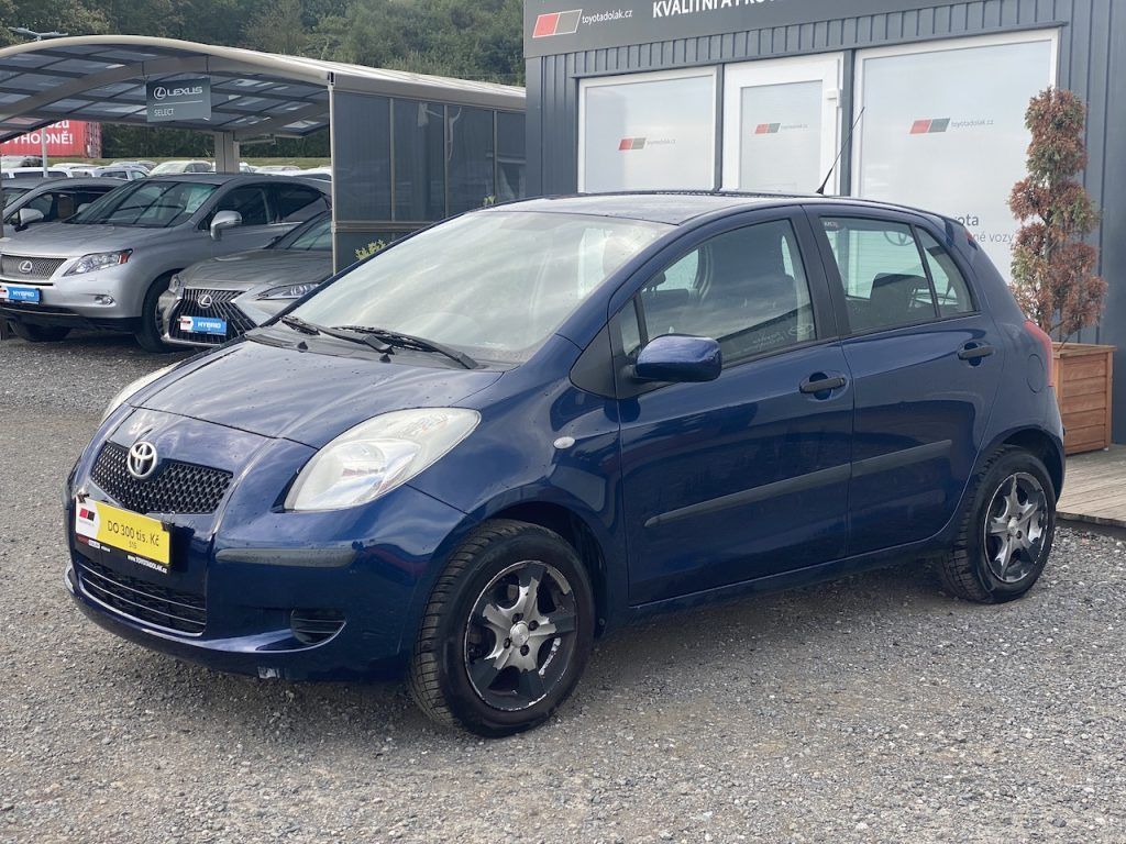 Toyota Yaris, 1.0i, ČR, Terra Cool, po STK - fotka 4