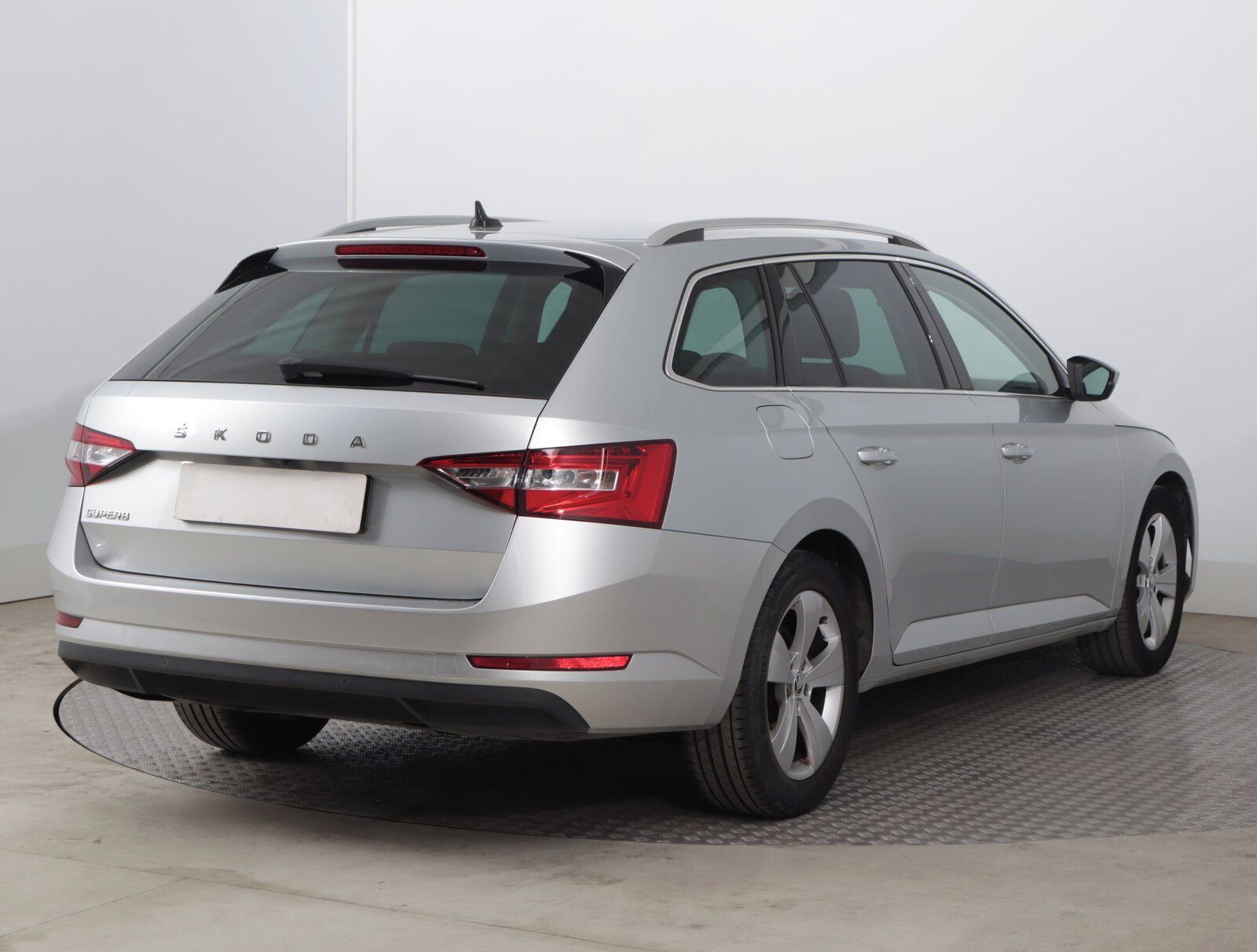 Škoda Superb, 2.0 TDI, Automat, Navi - fotka 5