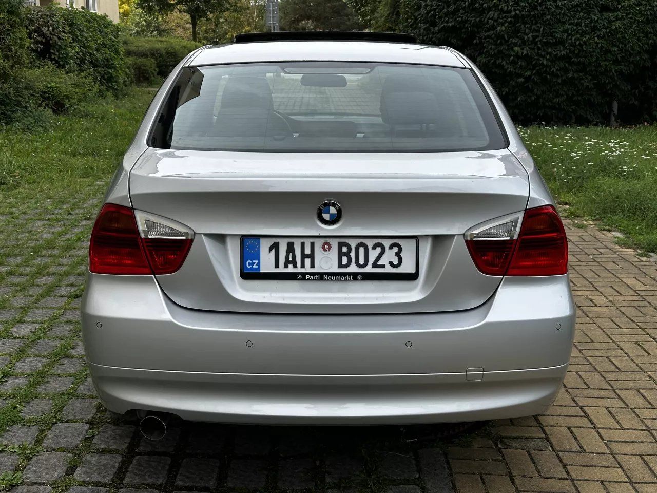 BMW Řada 3, E90 320i Sedan 1. Majitel Šíbr - fotka 6