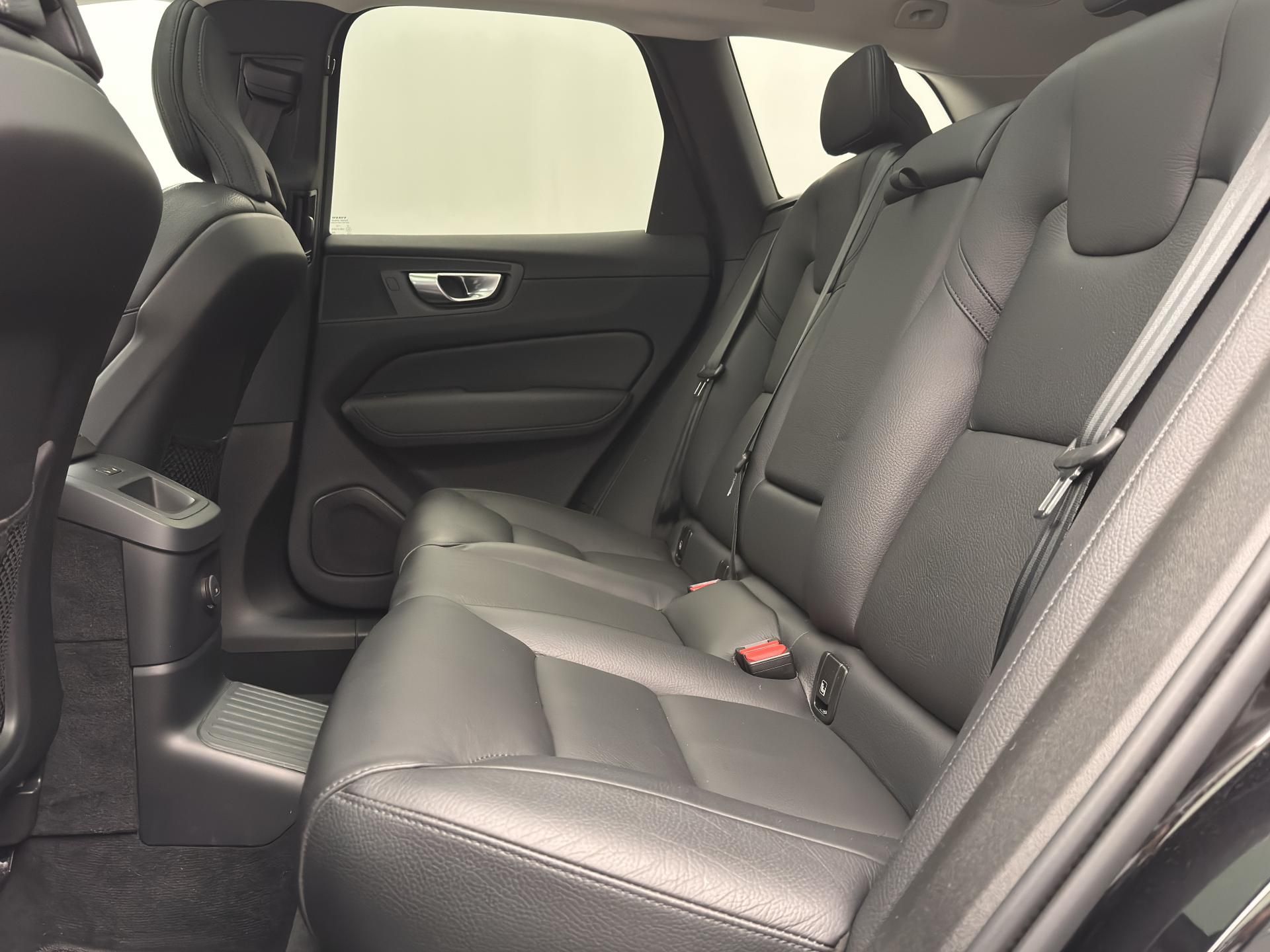 Volvo XC60, T6 AWD RECHARGE BRIGHT PLUS - fotka 6