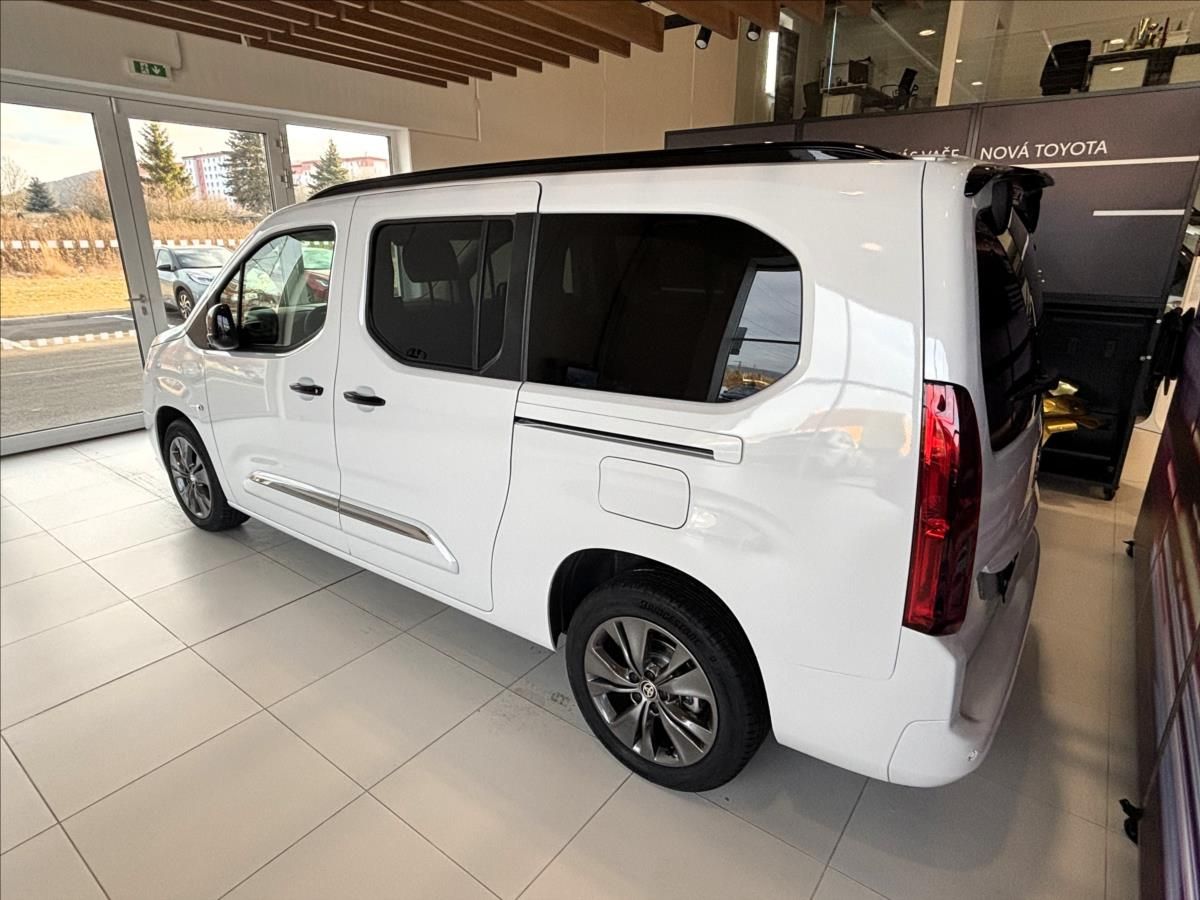 Toyota Proace City Verso, 1,5   LWB 1.5D 100 MT Family - fotka 5