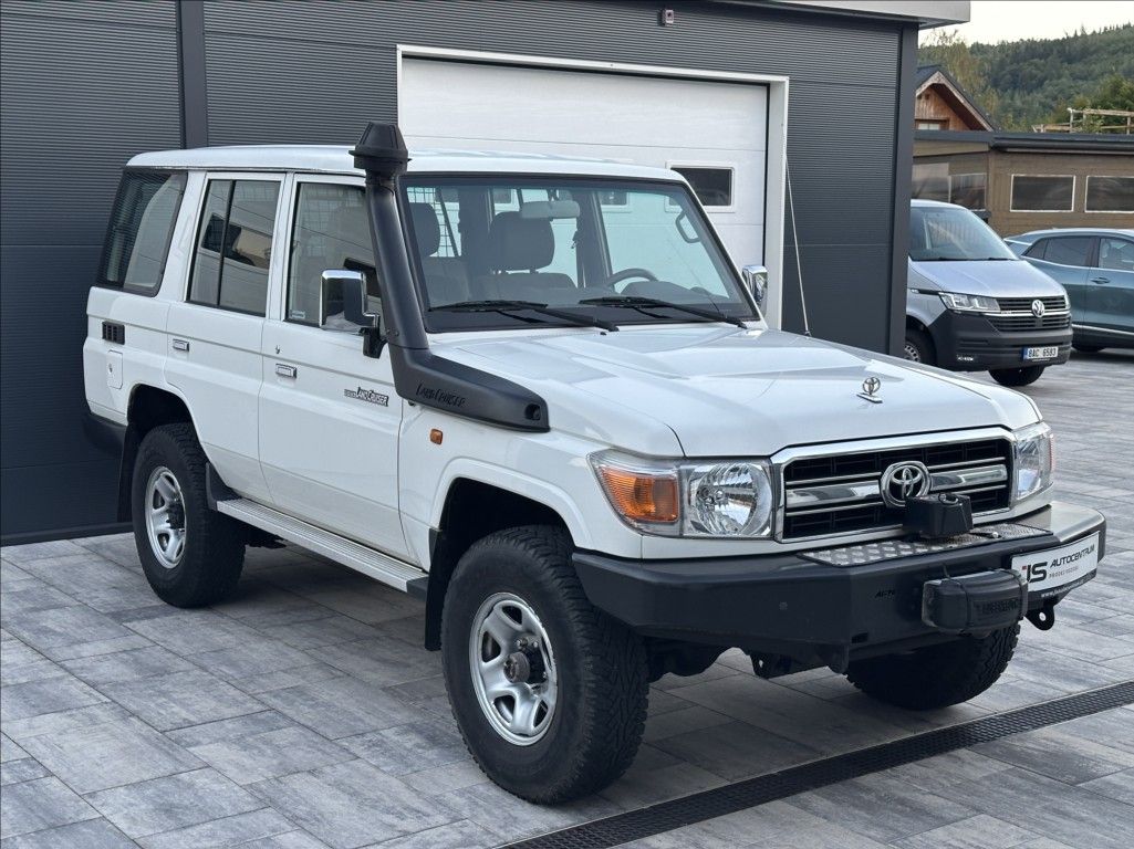 Toyota Land Cruiser, 4,2 D 130PS  HZJ76 LX 4x4 - fotka 5