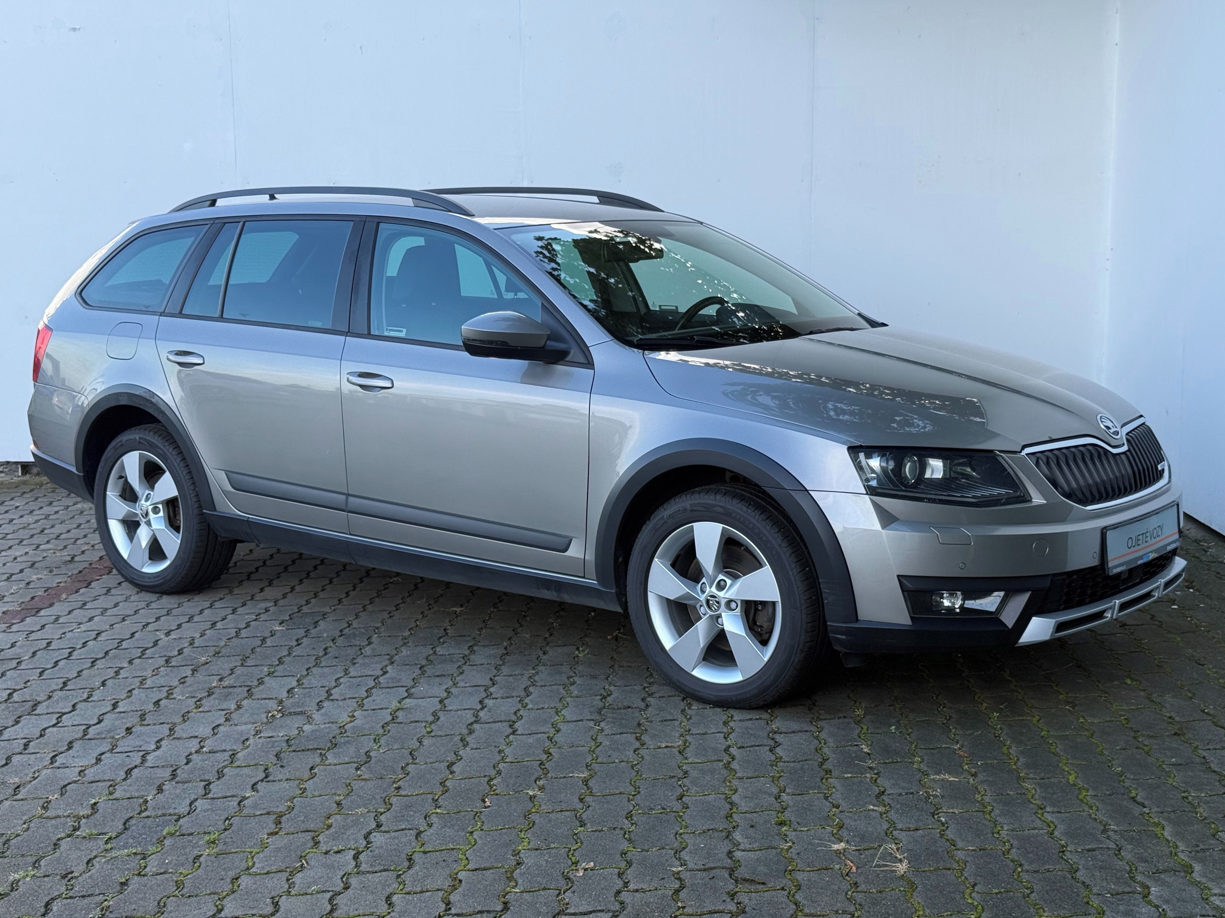 Škoda Octavia, 1.8 TSI / 132 kW 4x4 DSG Scout - fotka 3