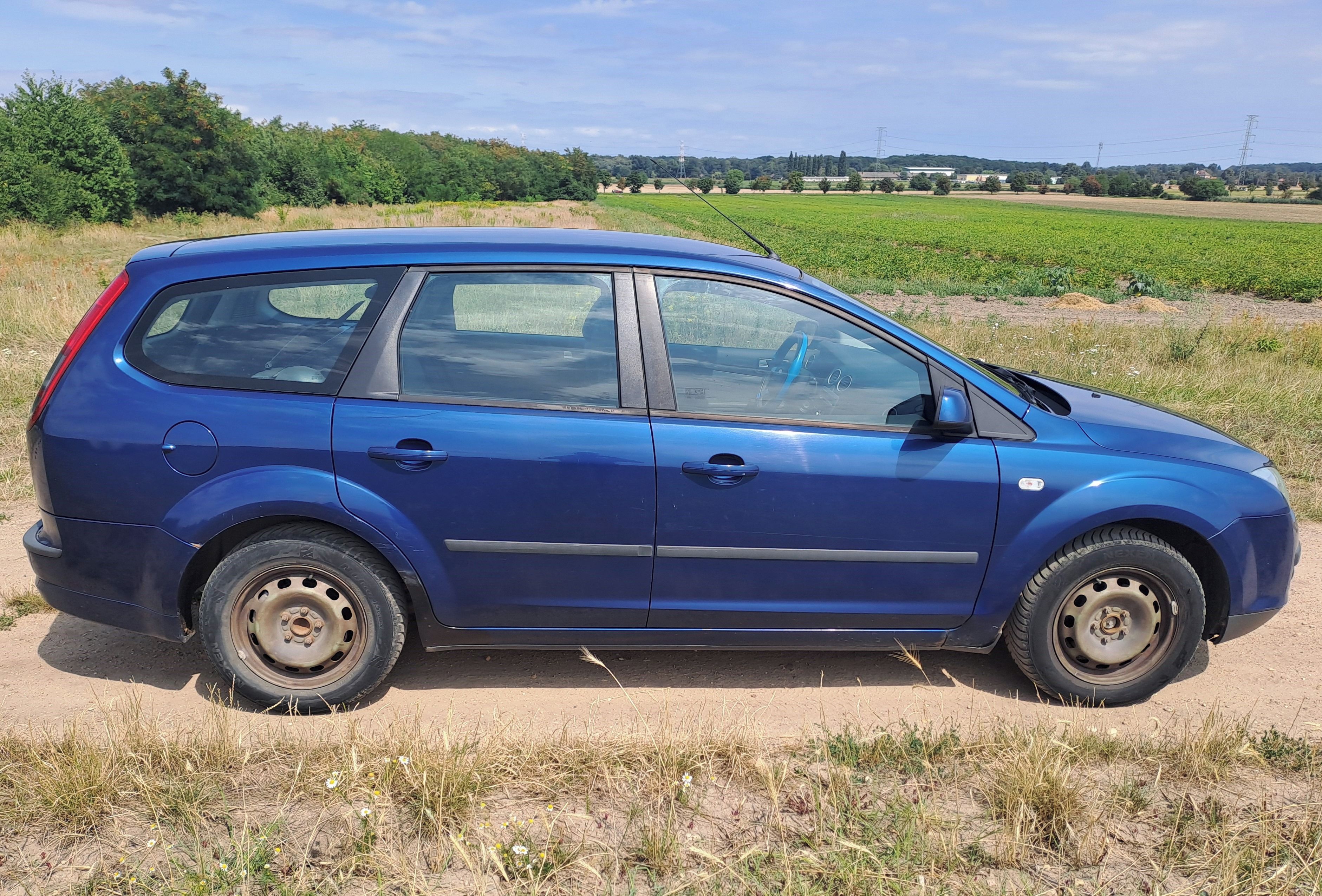 Ford Focus, 1,6 74kw - servisováno - fotka 5