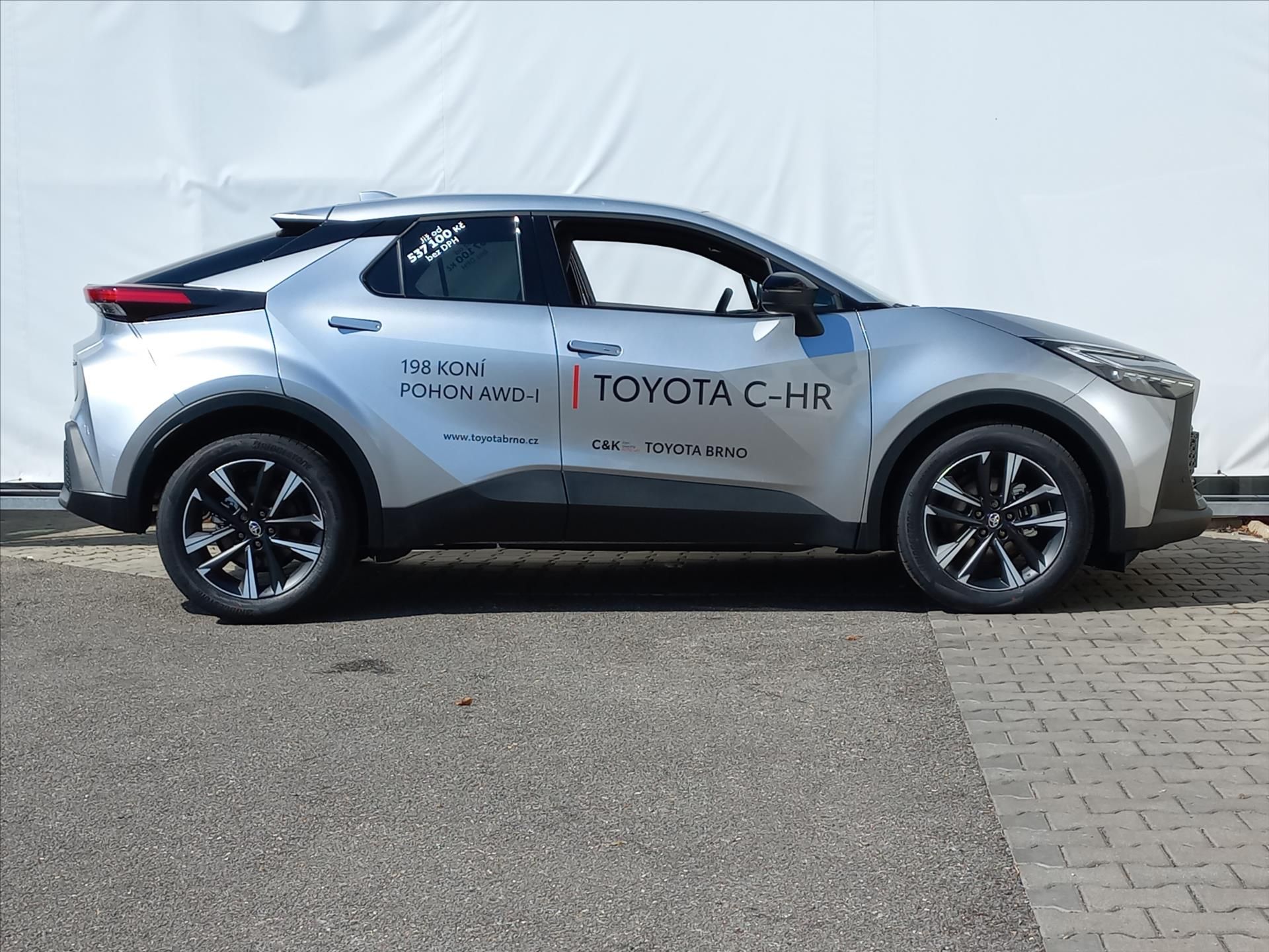 Toyota C-HR, 1,8 Hybrid e-CVT 140k  Style - fotka 2