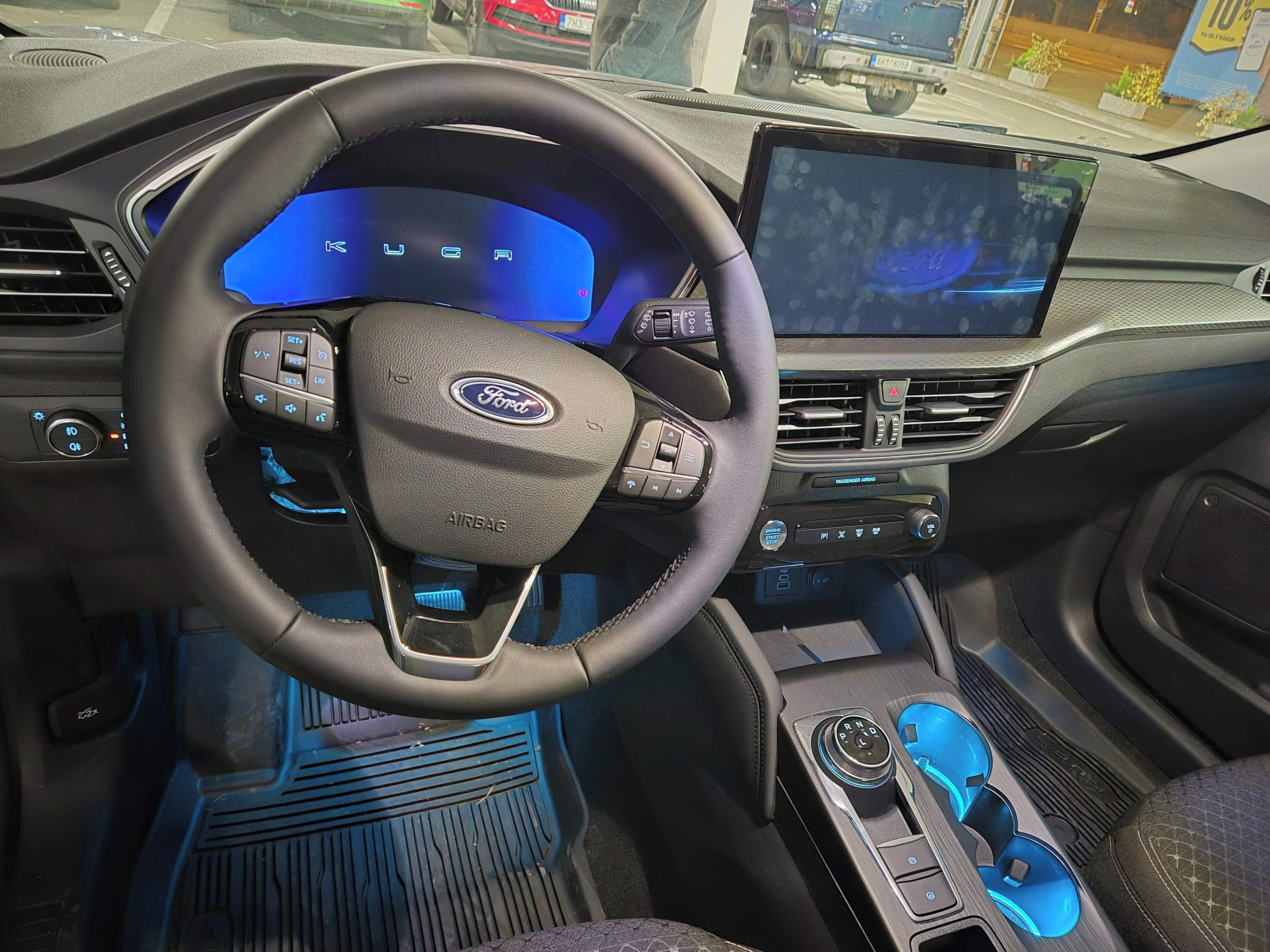 Ford Kuga, Ford Kuga 2.5 HEV 4x2 Titanium - fotka 5