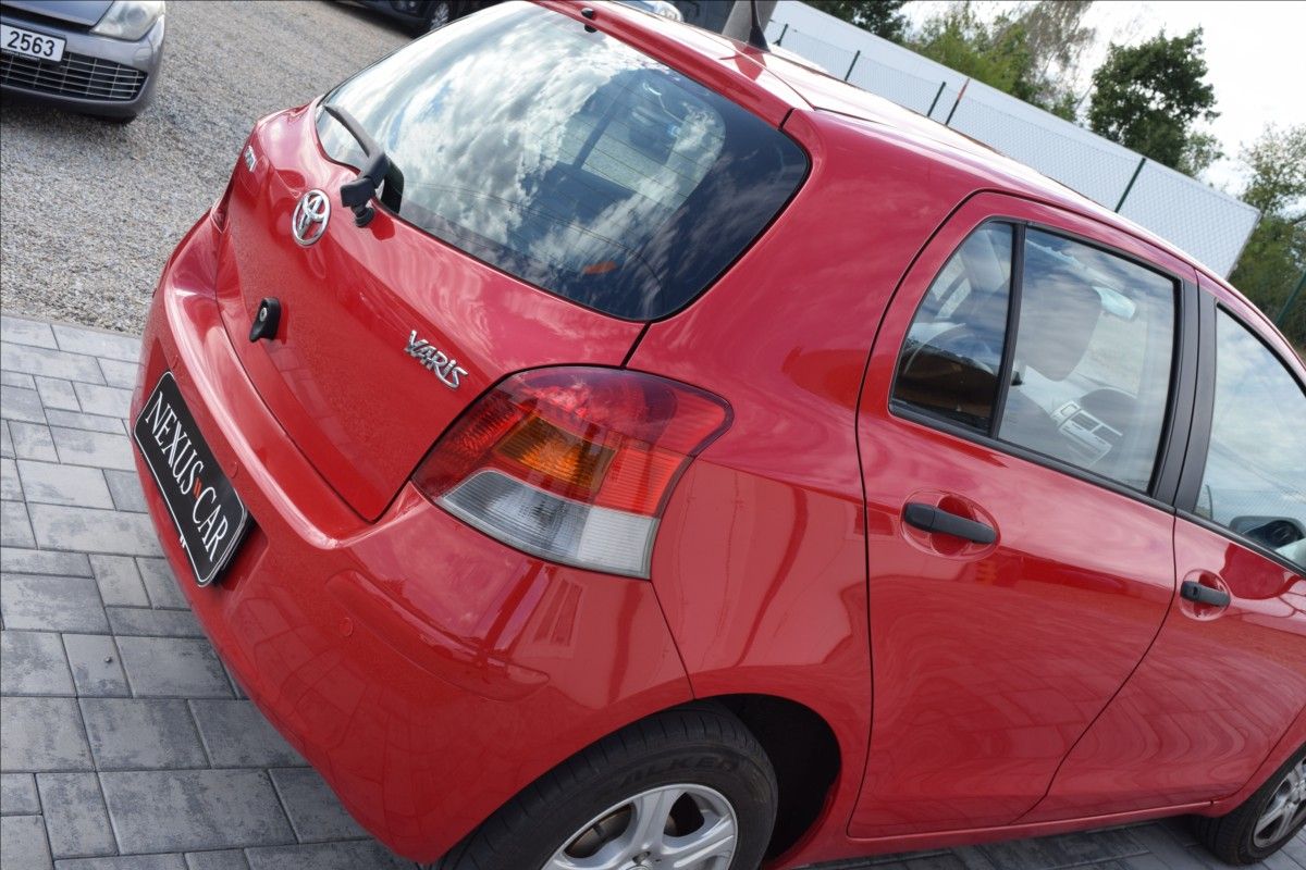 Toyota Yaris, 1,0 i 51KW ZAD. PARK. SENZORY - fotka 6