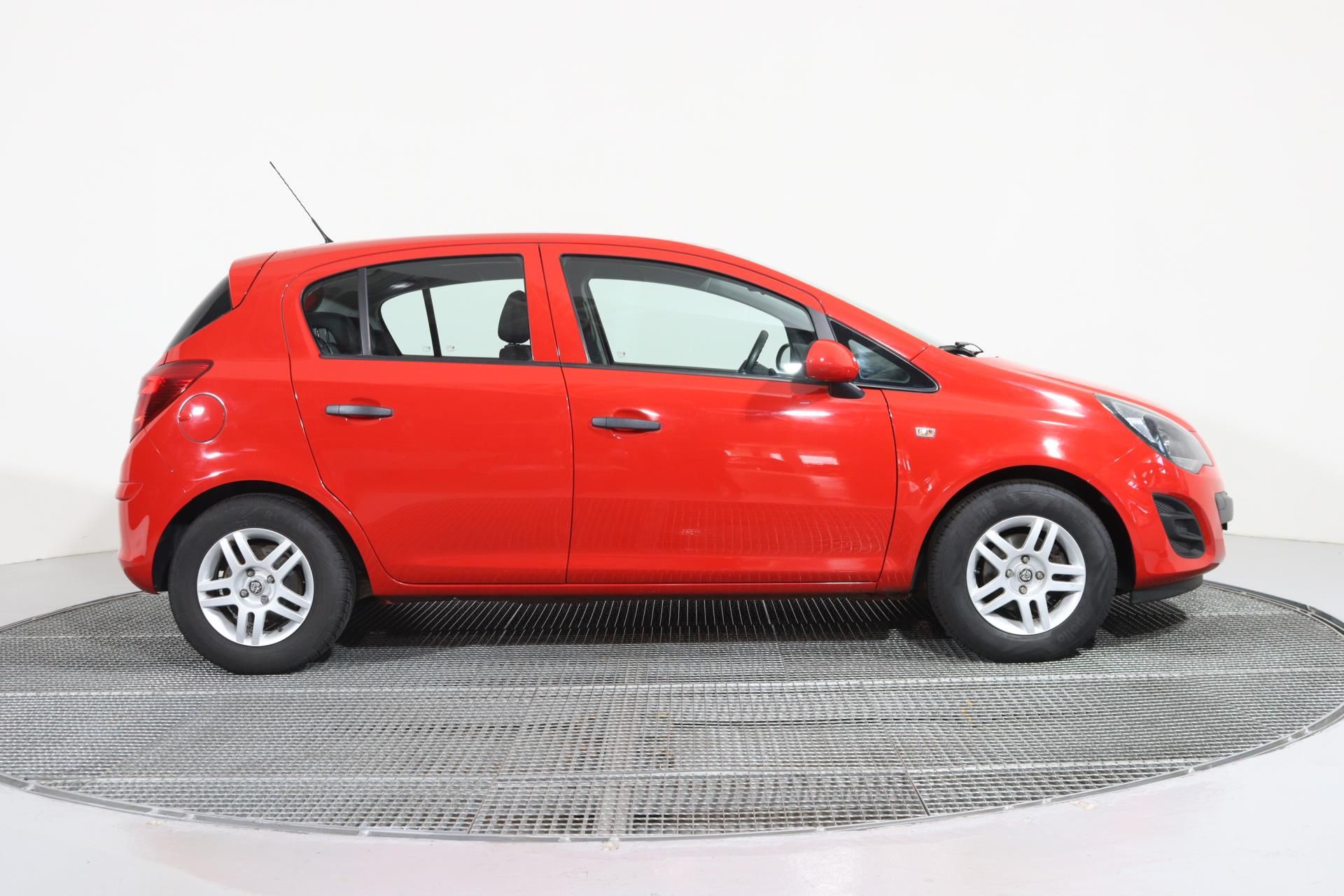 Opel Corsa, 1,2i 63 kW - fotka 3