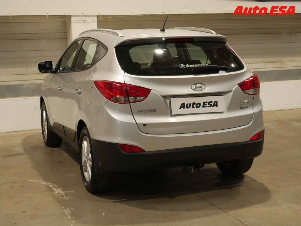 Hyundai ix35, 1.6GDi,ČR,AC,park.čidla - fotka 4