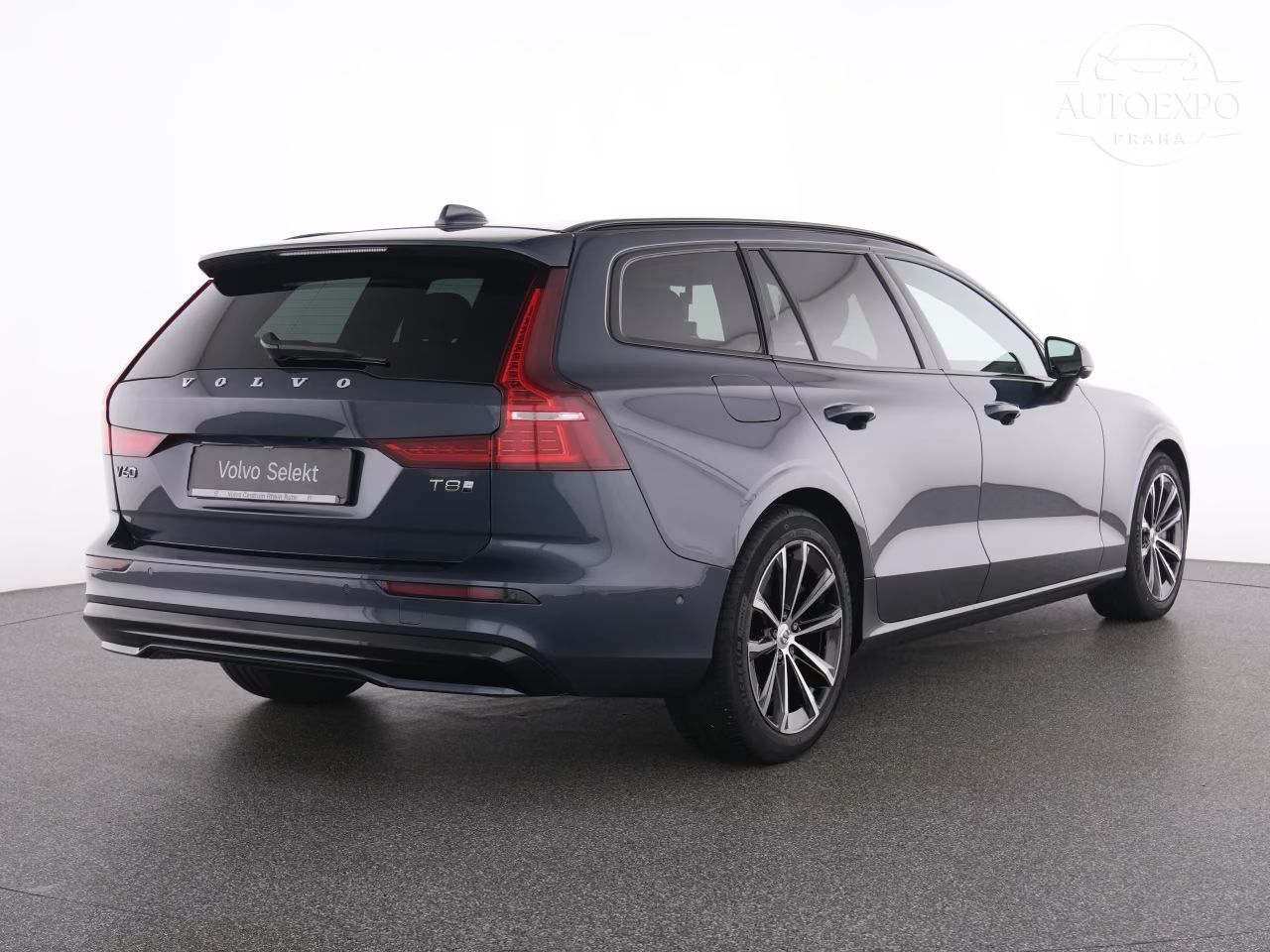 Volvo V60, T8 Recharge Plus Dark*TAŽNÉ - fotka 5