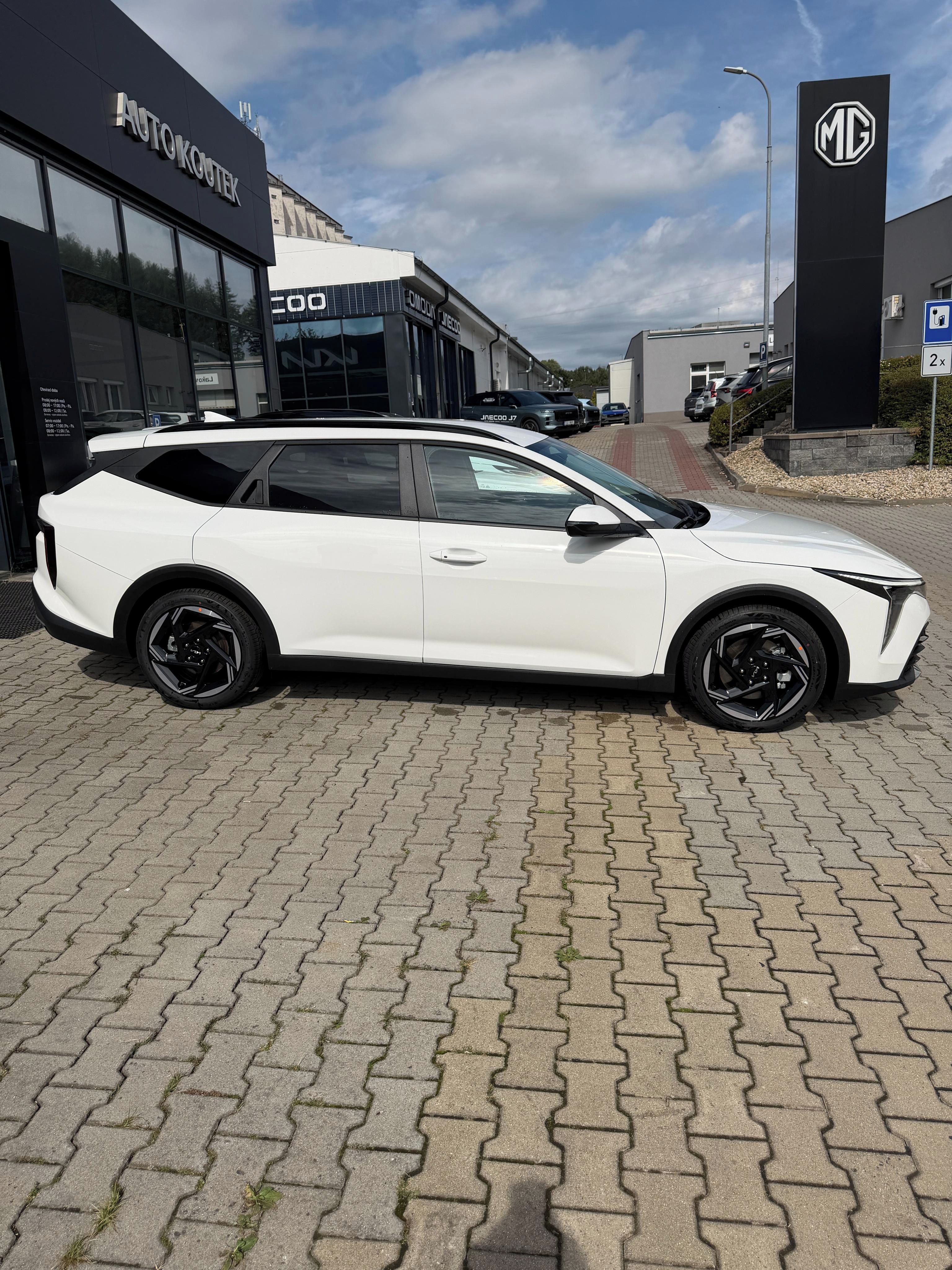 Kia K4, 1.0 T-GDi 6MT EXCLUSIVE - fotka 4
