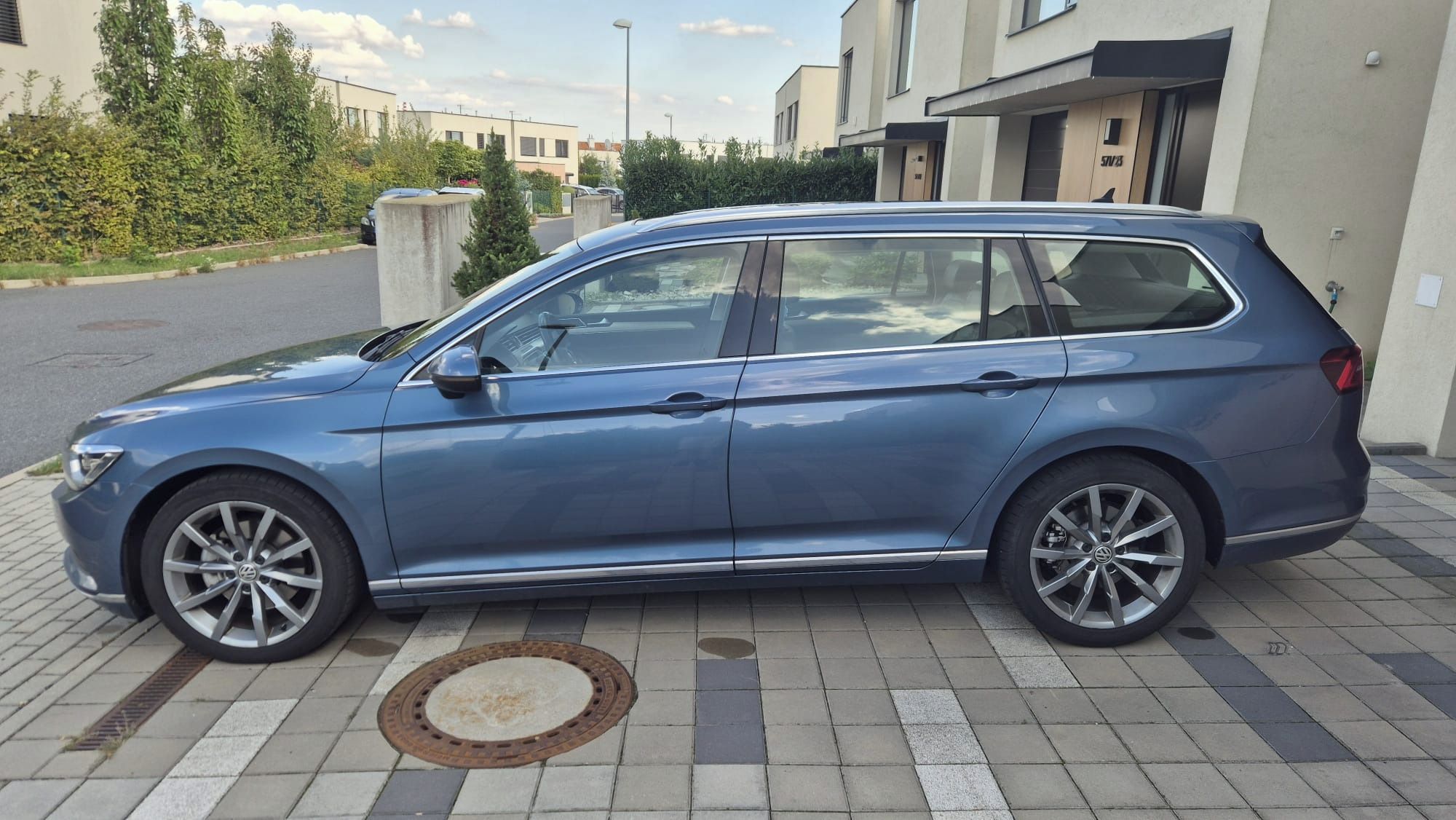 Volkswagen Passat, VW Passat, 2,0 TDI, 140kw, DSG - fotka 3