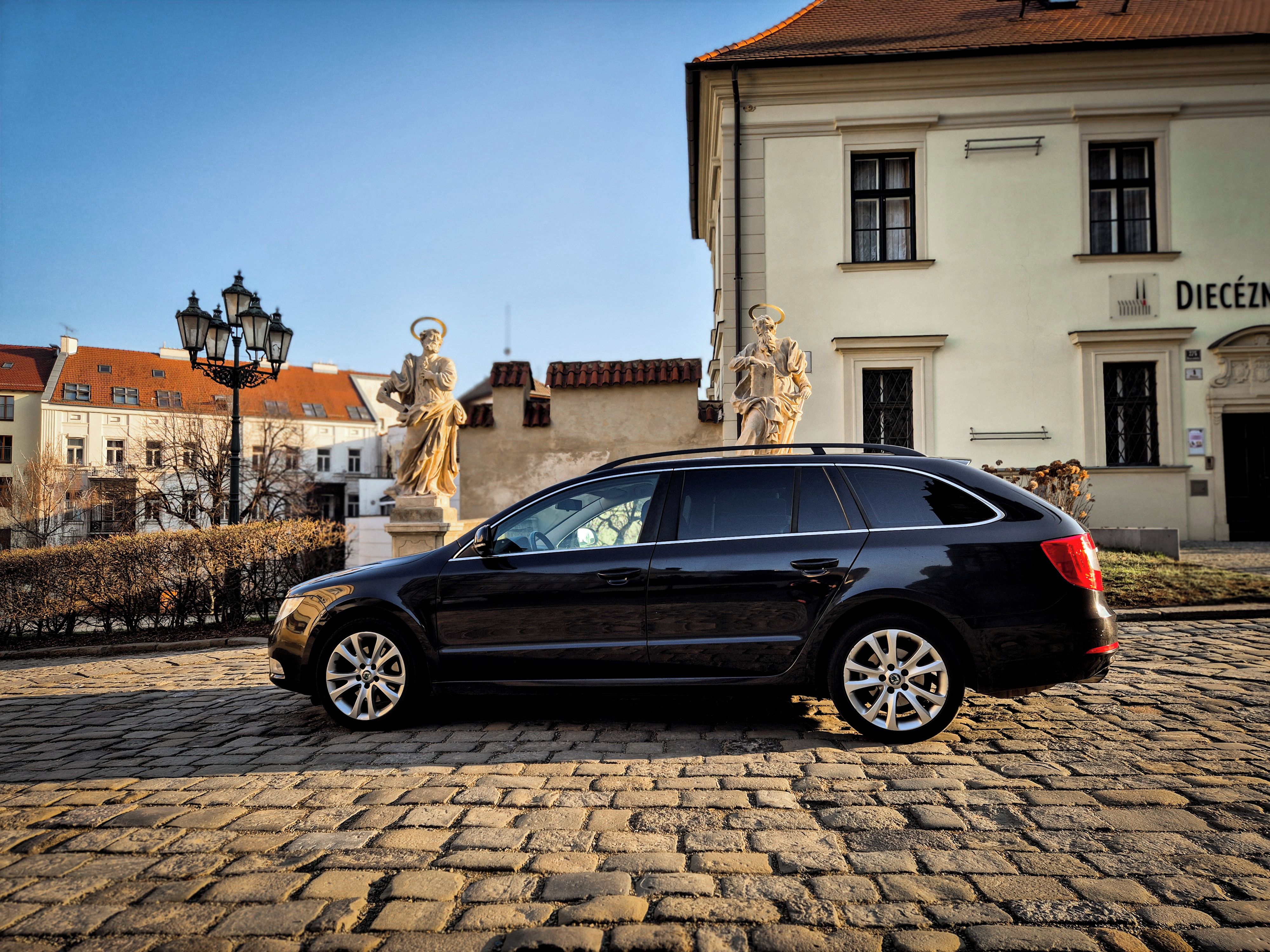 Škoda Superb, 2.0 Tdi 103 kw kombi - fotka 5