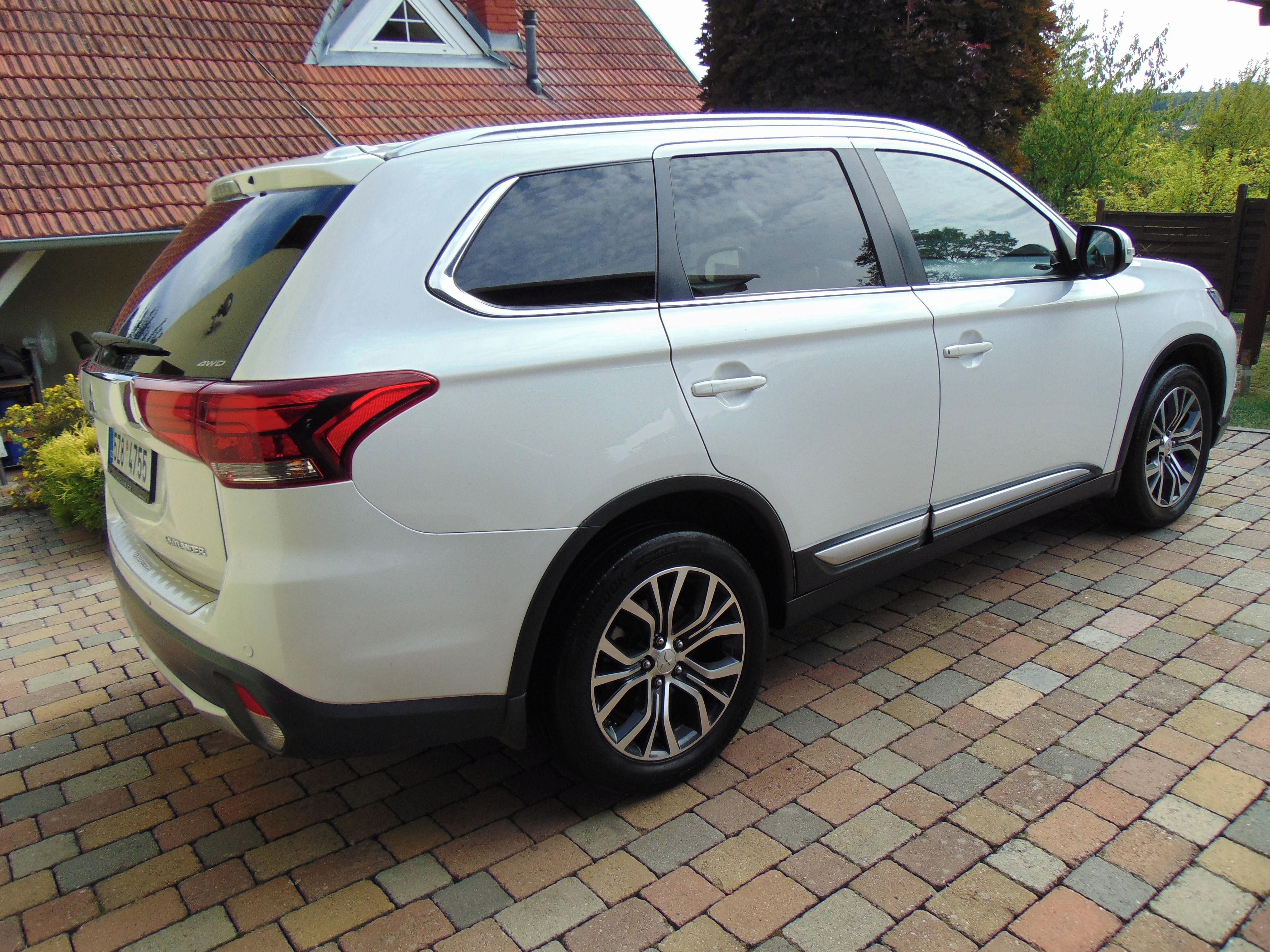 Mitsubishi Outlander, 2.2Di-D 4x4 ATM 7míst servis - fotka 6