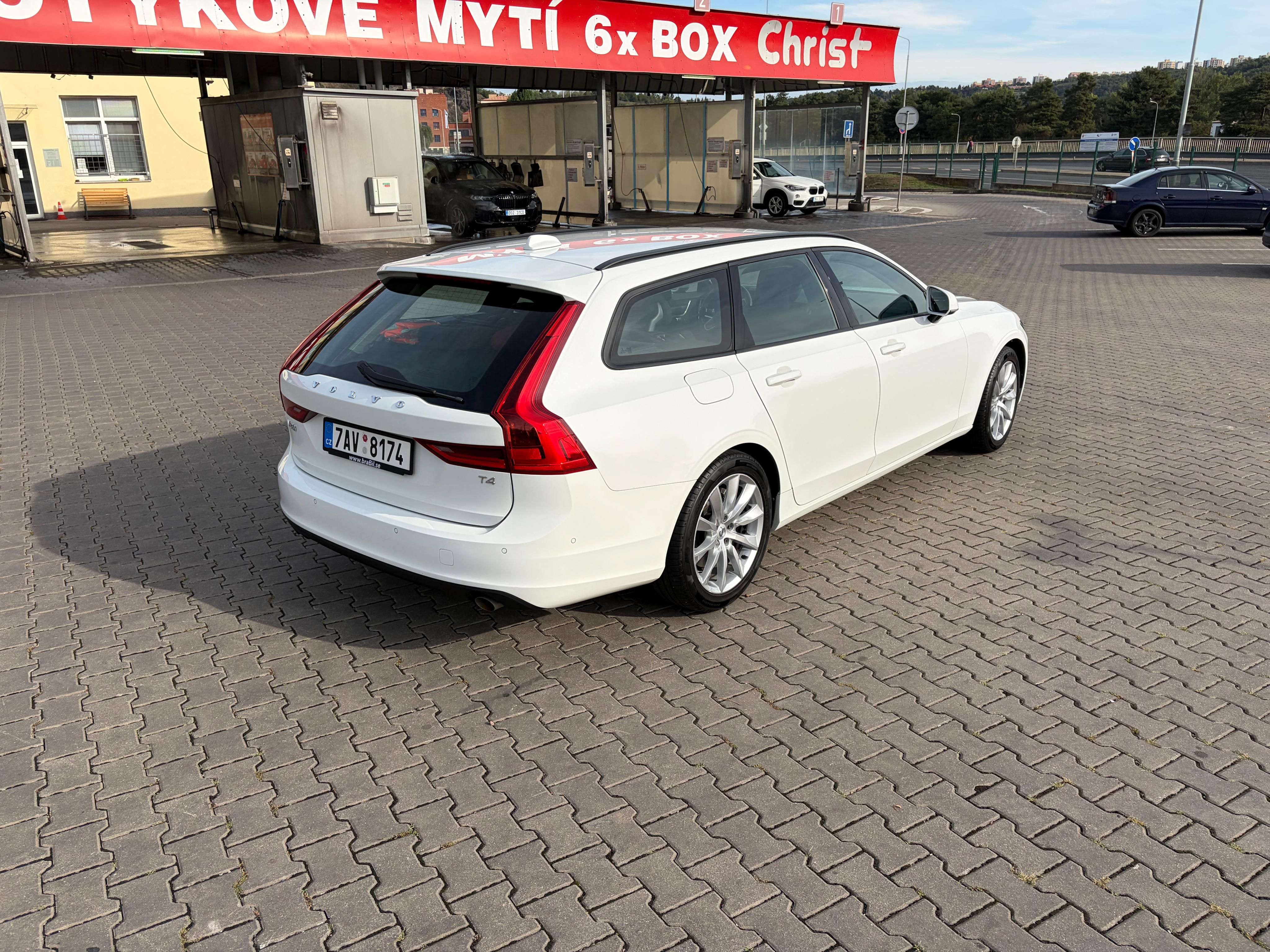Volvo V90, benzín, automat, servisováno - fotka 3