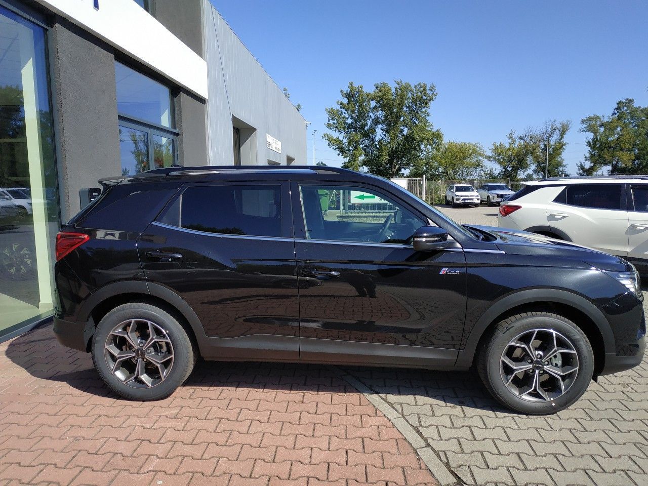 KGM Korando, 1.5T,ELEG.,2WD,AT,SKLADEM - fotka 4