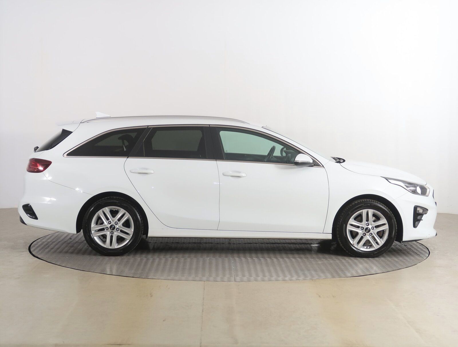 Kia Cee´d, 1.6 CRDi - fotka 6