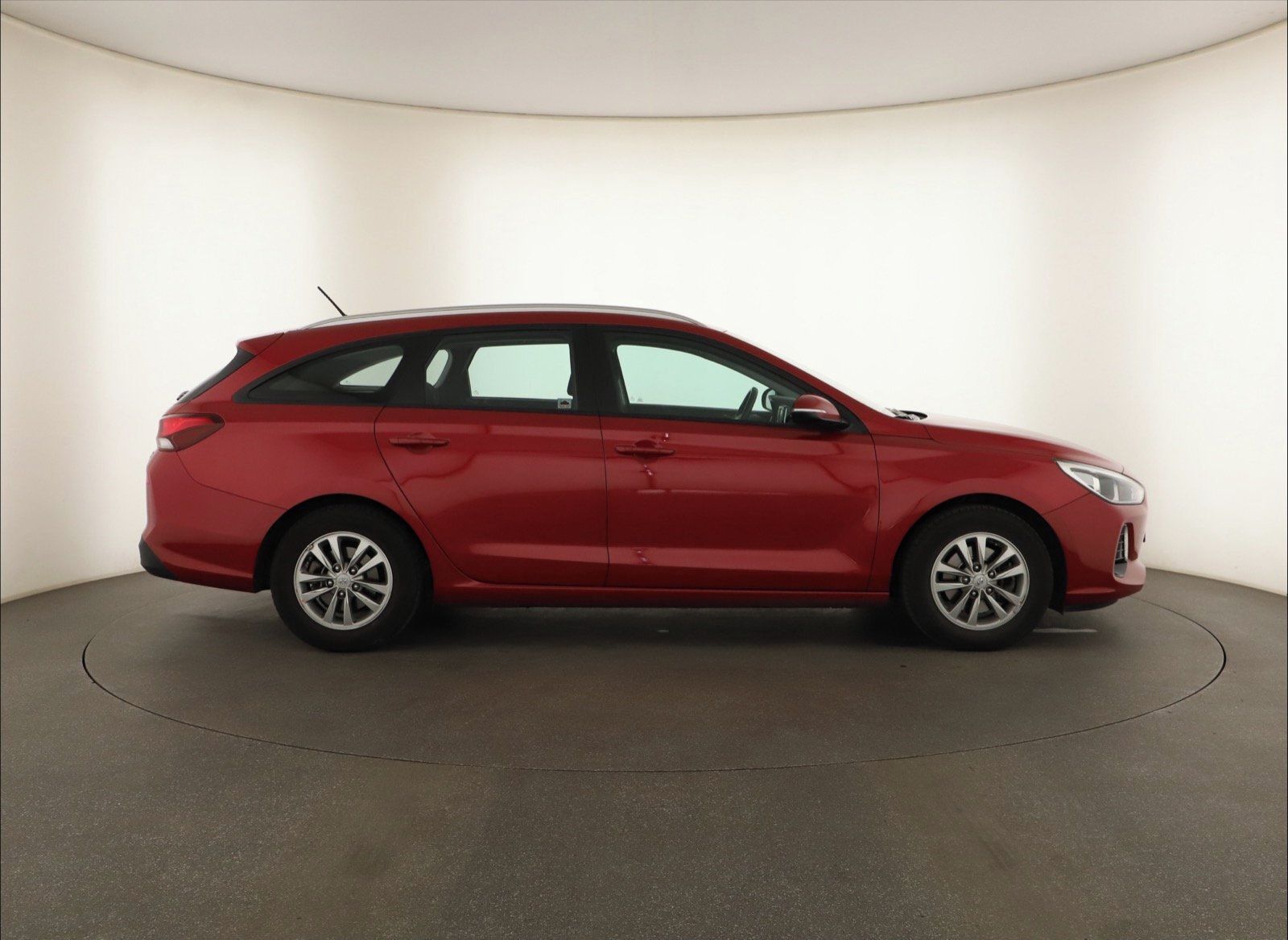 Hyundai i30, 1.0 T-GDI, ČR,1.maj - fotka 6