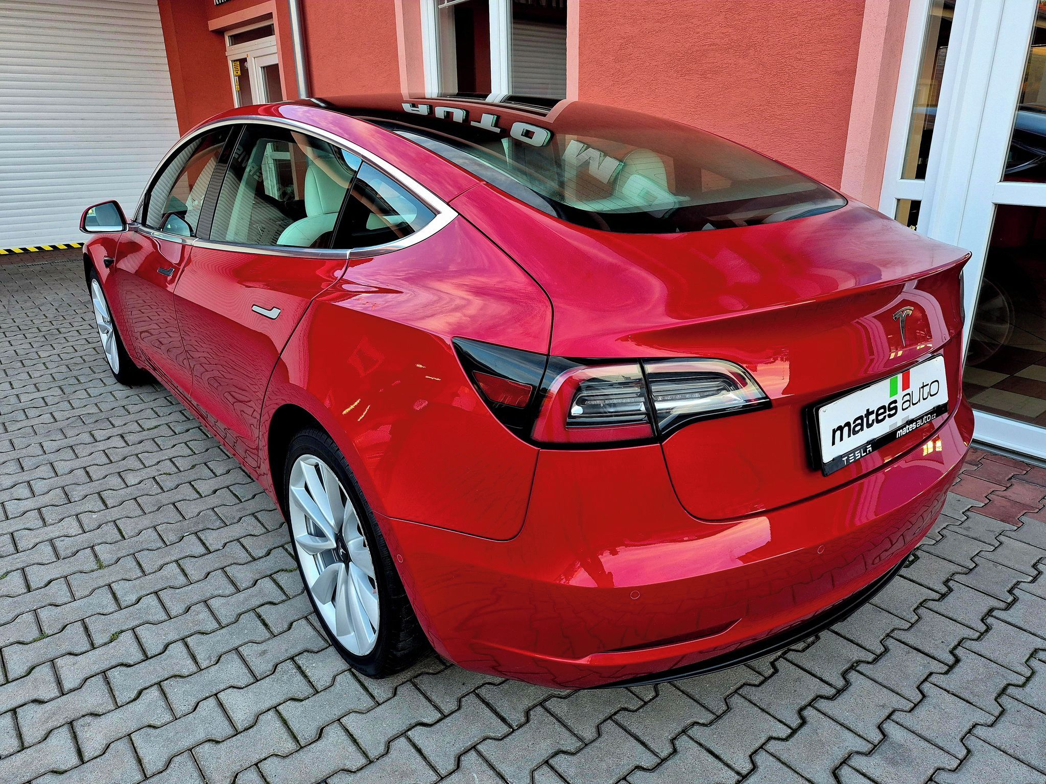 Tesla Model 3, STANDARD RANGE PLUS 239kw SOH - fotka 3