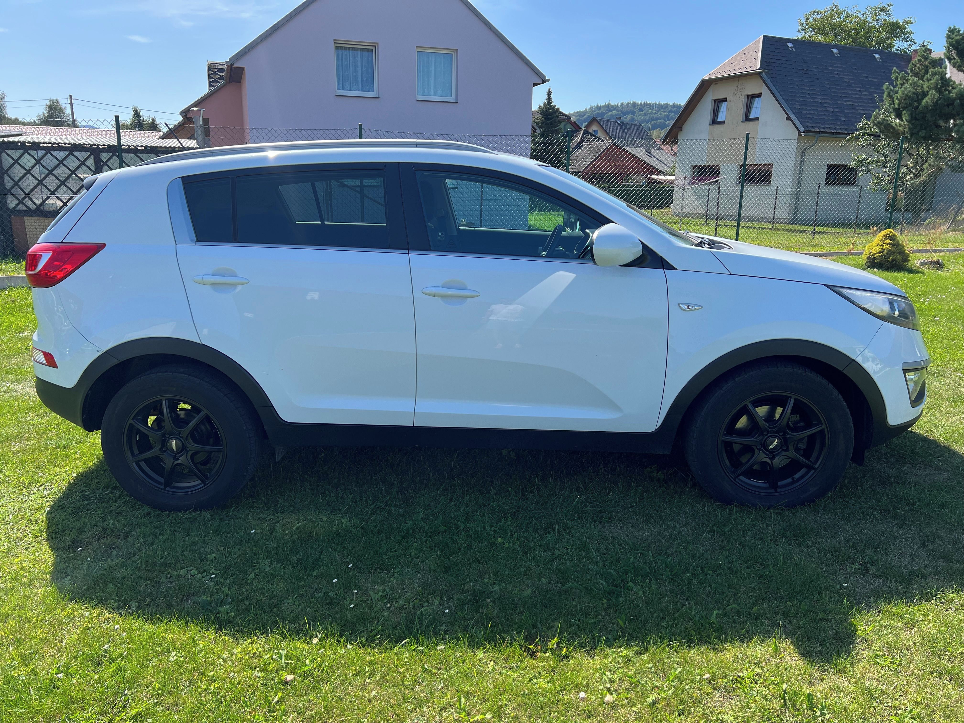 Kia Sportage, 1.7CRDi + ZIMÁKY PARK.KAMERA - fotka 4