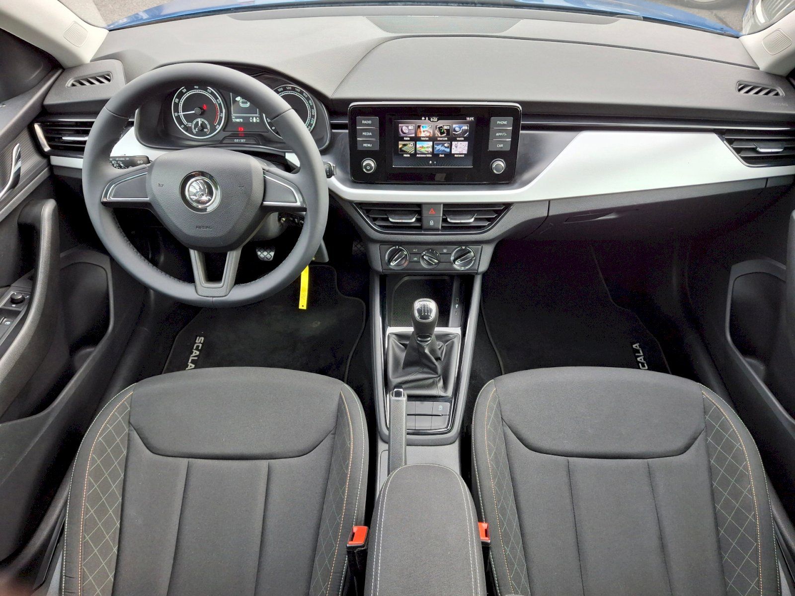 Škoda Scala, Ambition 1,0TSi 85kW - fotka 5