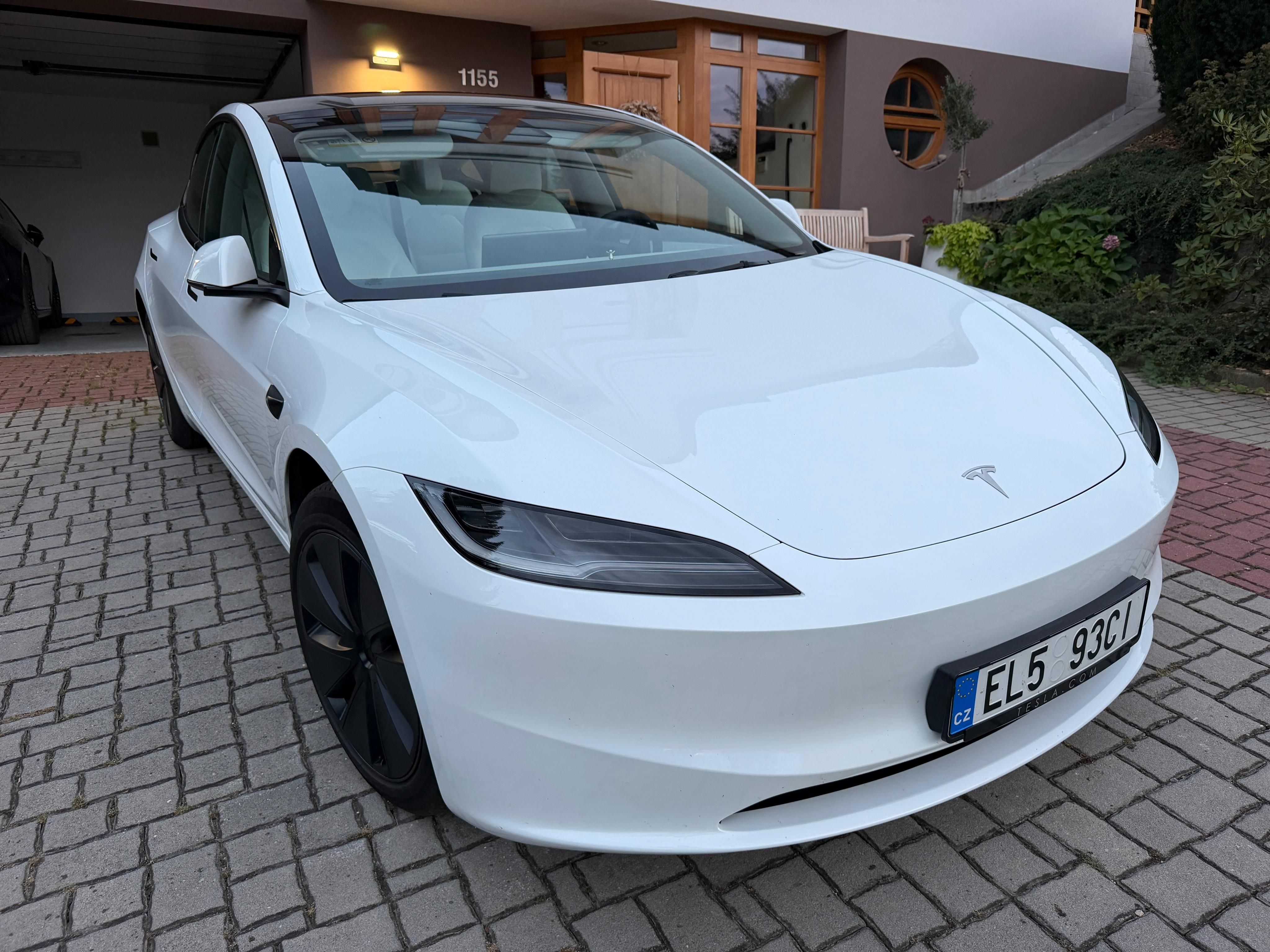 Tesla Model 3, ČR, 1.majitel - fotka 5