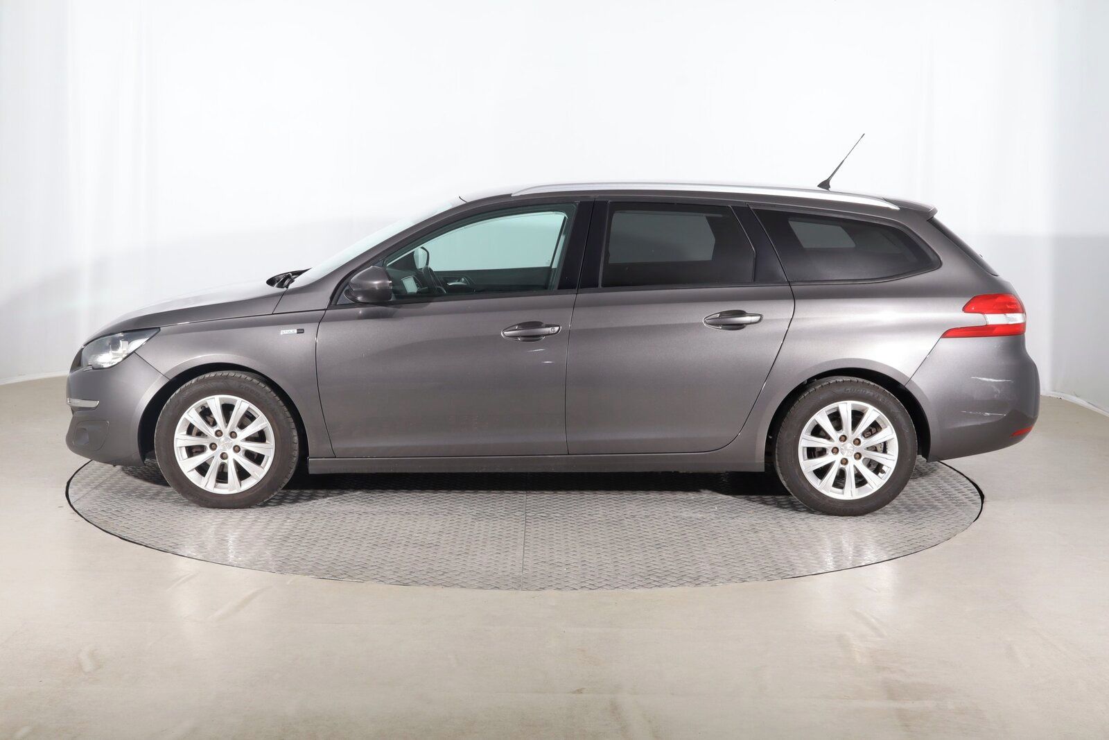 Peugeot 308, 1.6 BlueHDi, Serv.kniha - fotka 3