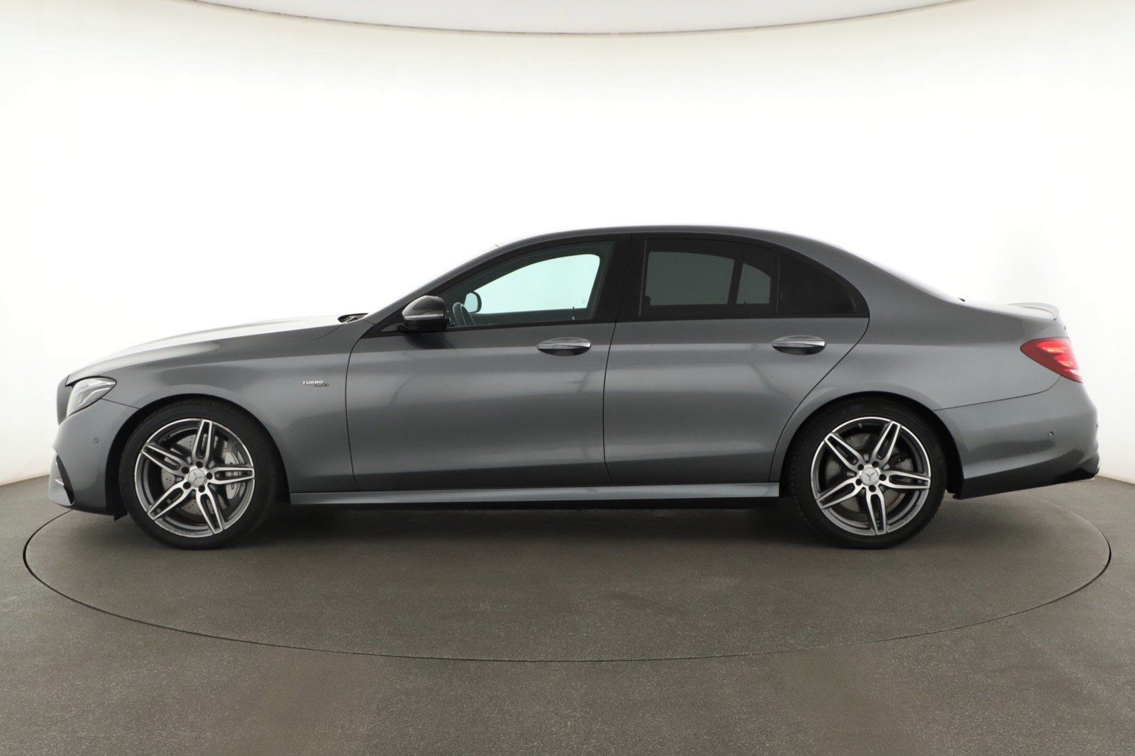Mercedes-Benz Třídy E, 53 AMG 4MATIC+, 4X4, Automat - fotka 2