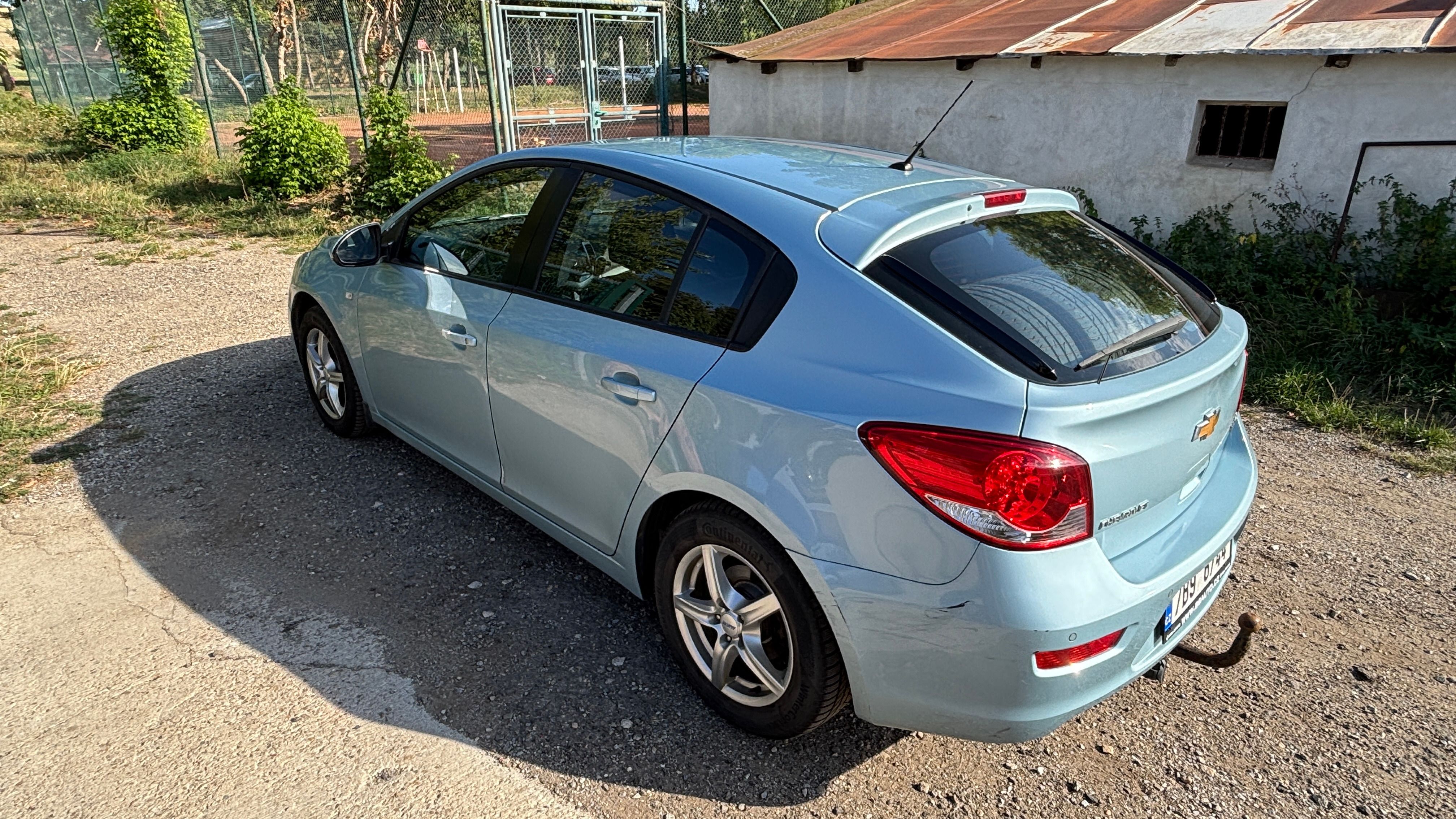 Chevrolet Cruze, Chevrolet Cruze 1.6 hatchback - fotka 2