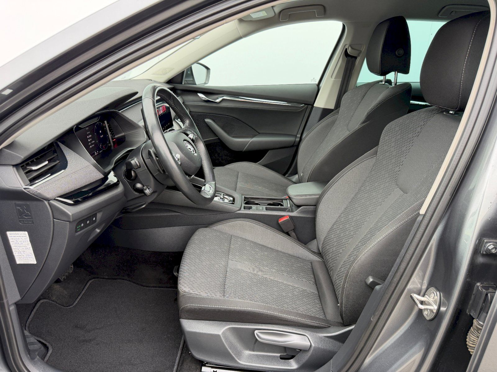 Škoda Octavia, 1.5 TSI 110kW DSG Style Plus - fotka 5