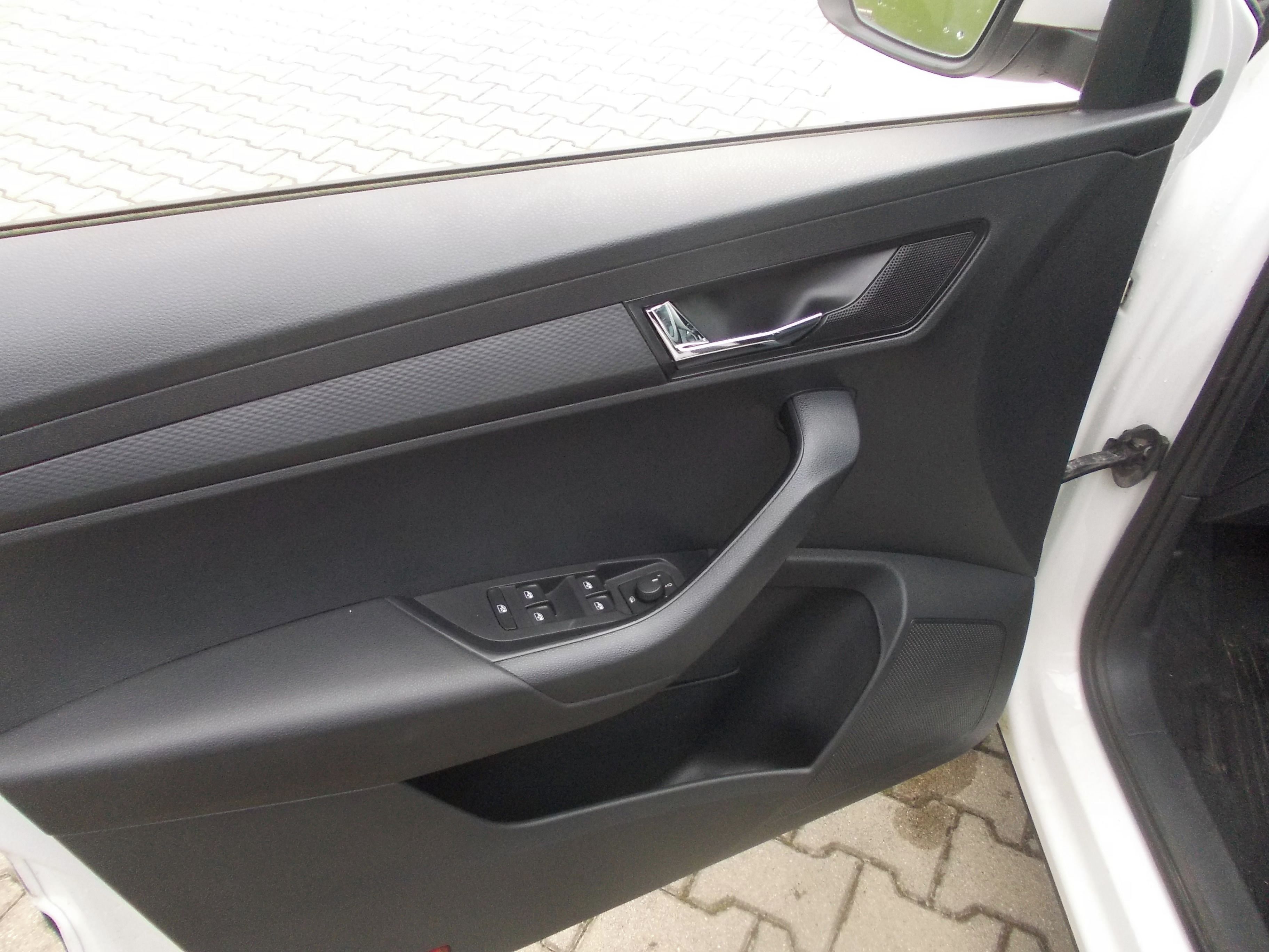 Škoda Karoq, 1.6TDI 85KW ČR - fotka 5
