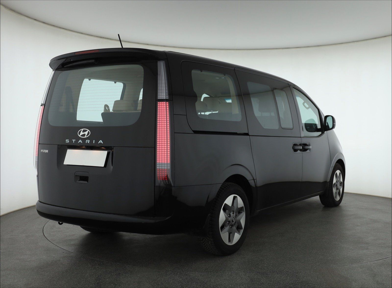 Hyundai Staria, 1.6 T-GDI HEV, Klima, ČR, 1Maj - fotka 5
