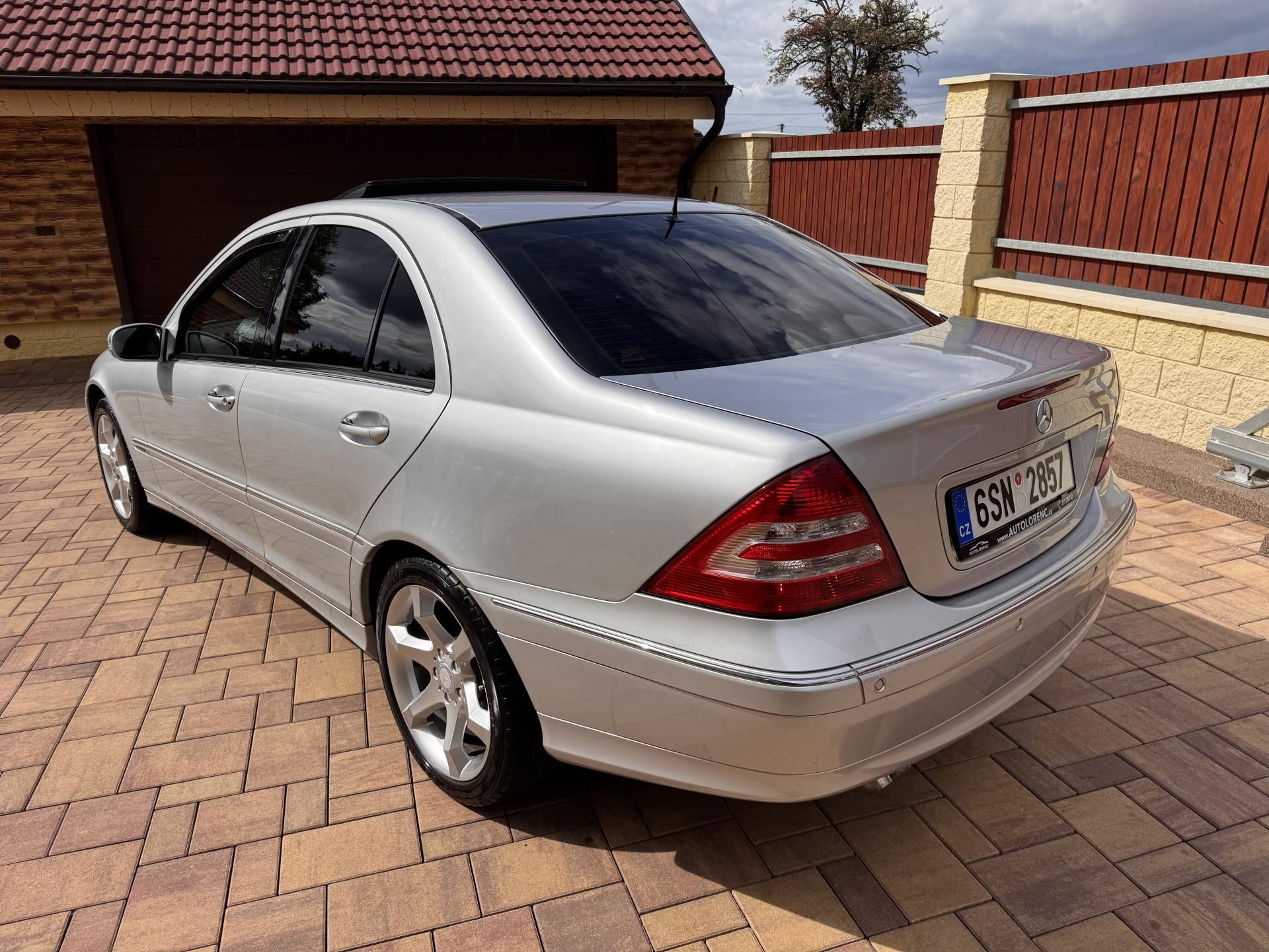 Mercedes-Benz Třídy C, 200CDI 90Kw Sport Edition - fotka 5