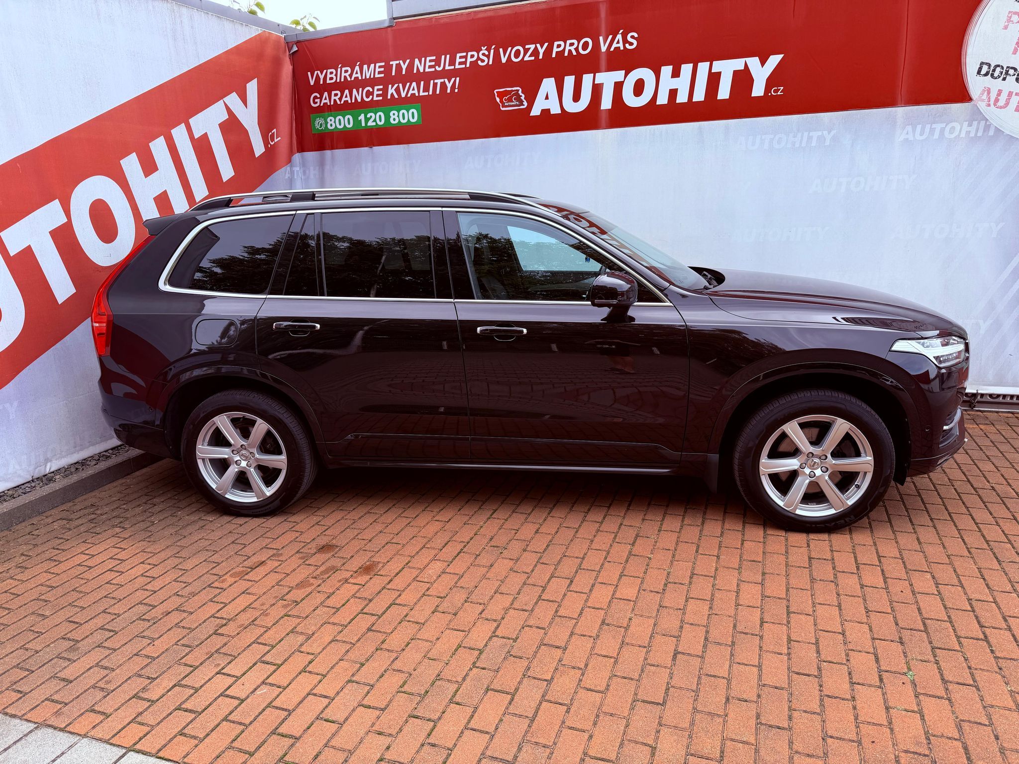 Volvo XC90, D5 AWD Drive-E Momentum Aut. - fotka 5