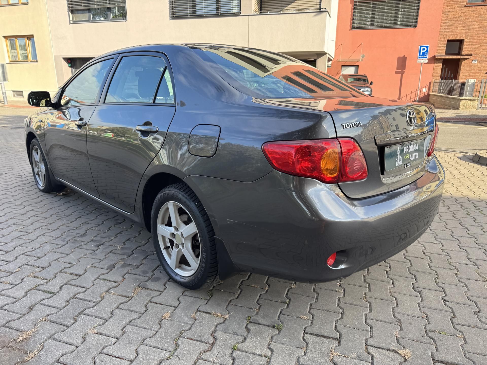 Toyota Corolla, 1.6i 16v sedan původ ČR - fotka 4