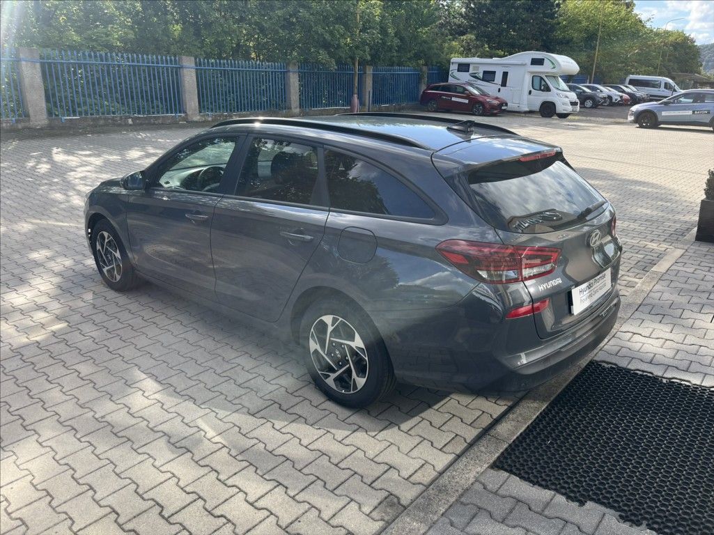 Hyundai i30, 1,5 i 71 kW  GO Czech! - fotka 4