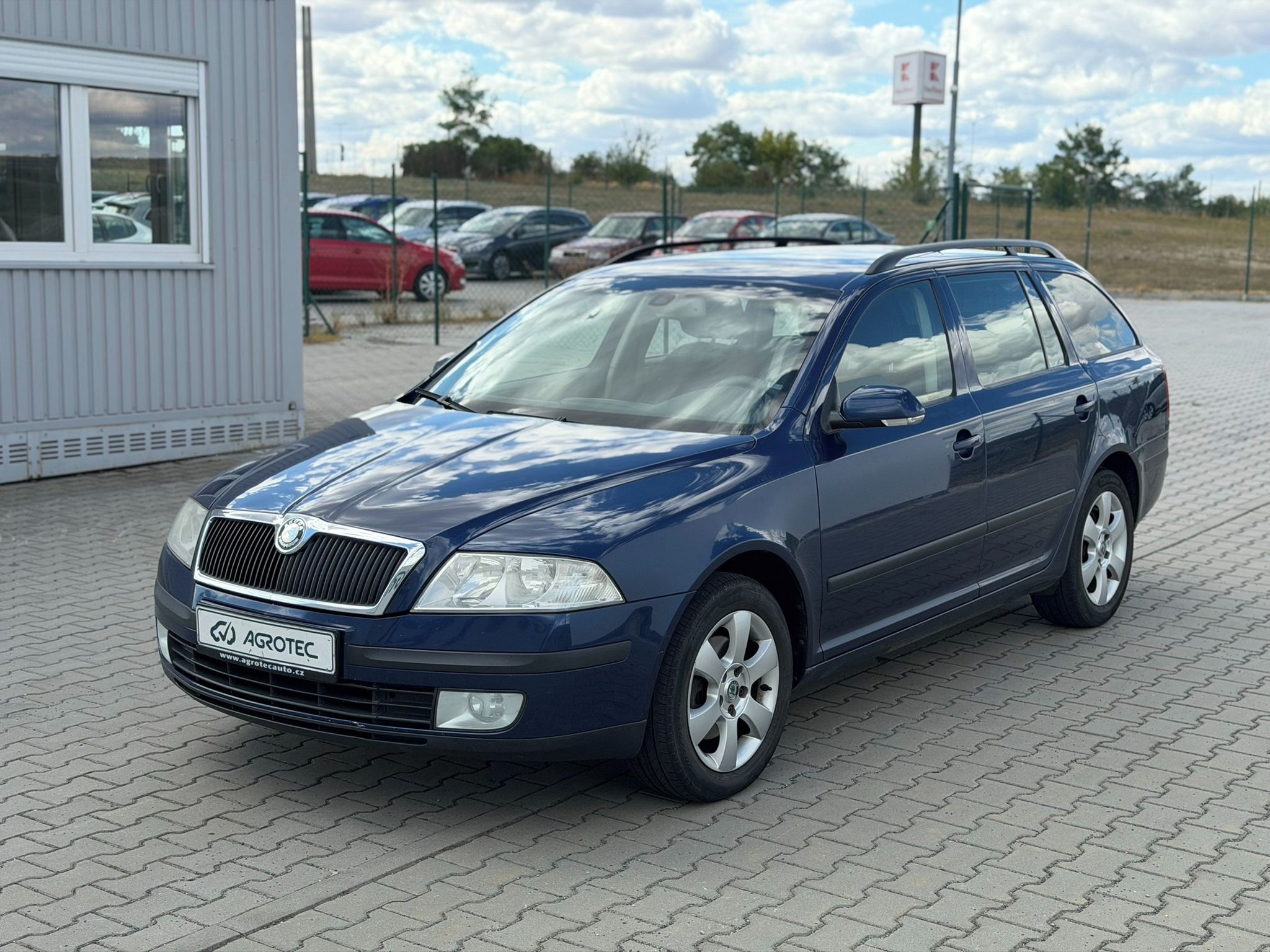 Škoda Octavia, 2.0 TDI 103 kW Elegance Combi - fotka 3