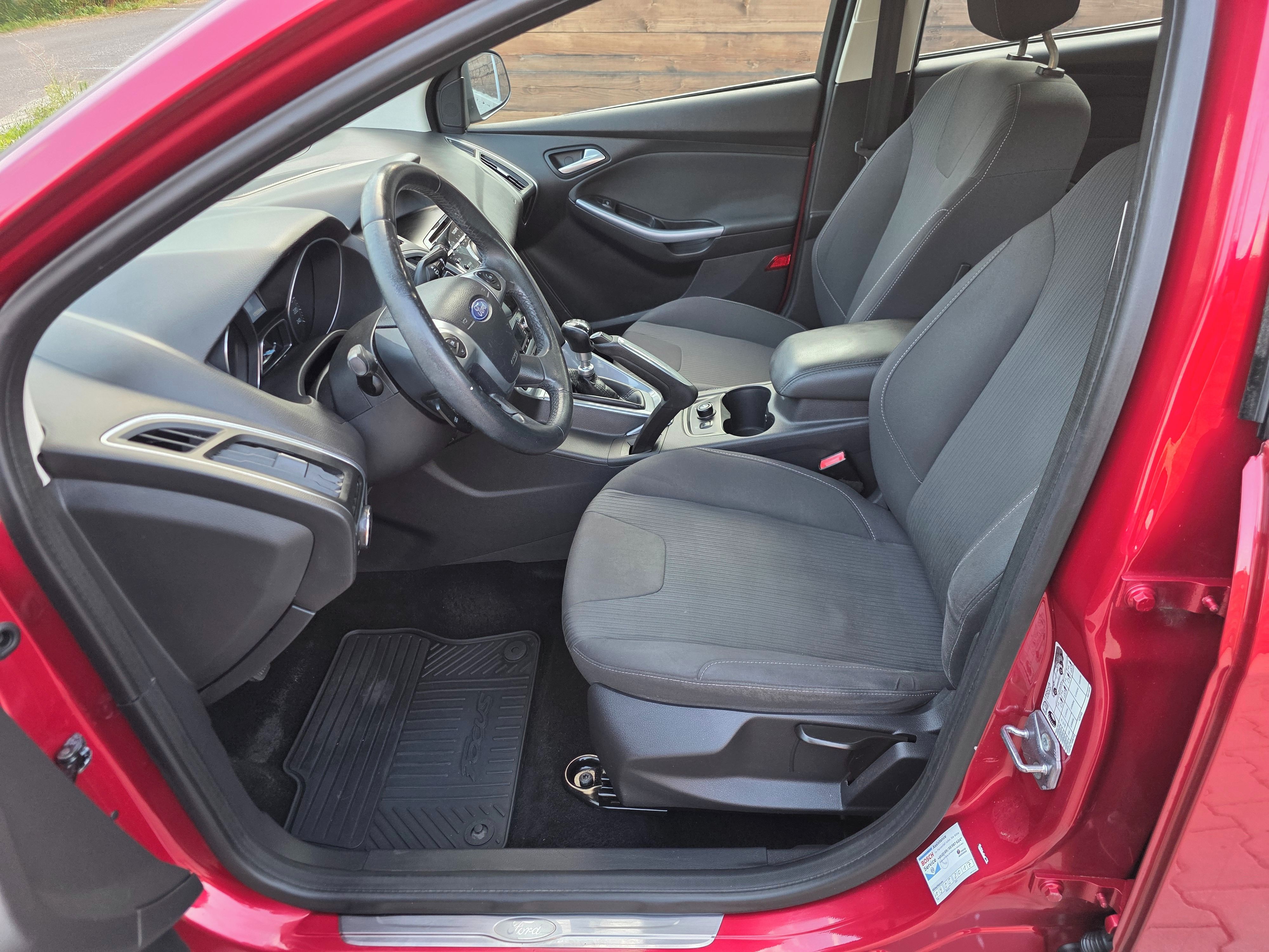 Ford Focus, 1.6 110kW 2.majitel Serviska - fotka 6