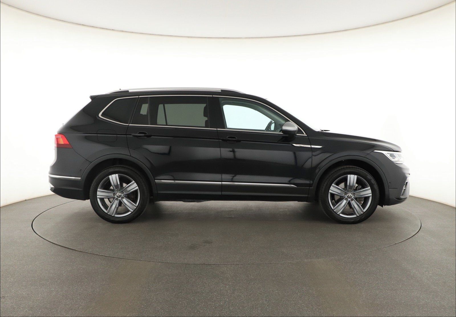 Volkswagen Tiguan Allspace, 2.0 TSI, Elegance, 4X4 - fotka 6