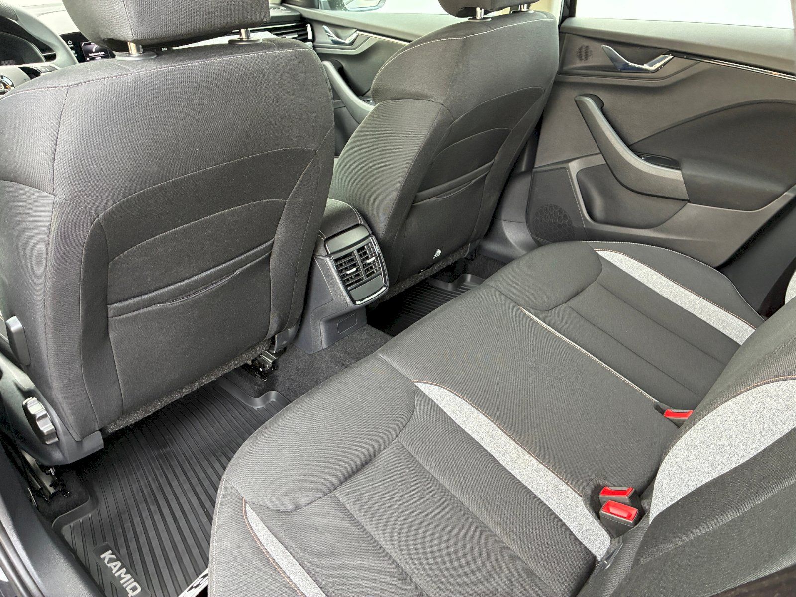 Škoda Kamiq, 1,0 TSI / 70 kW Selection - fotka 6