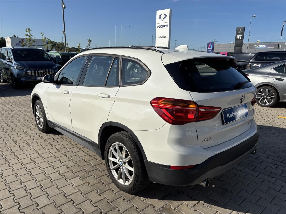 BMW X1, 2,0 xDrive 18d 110kW - fotka 3