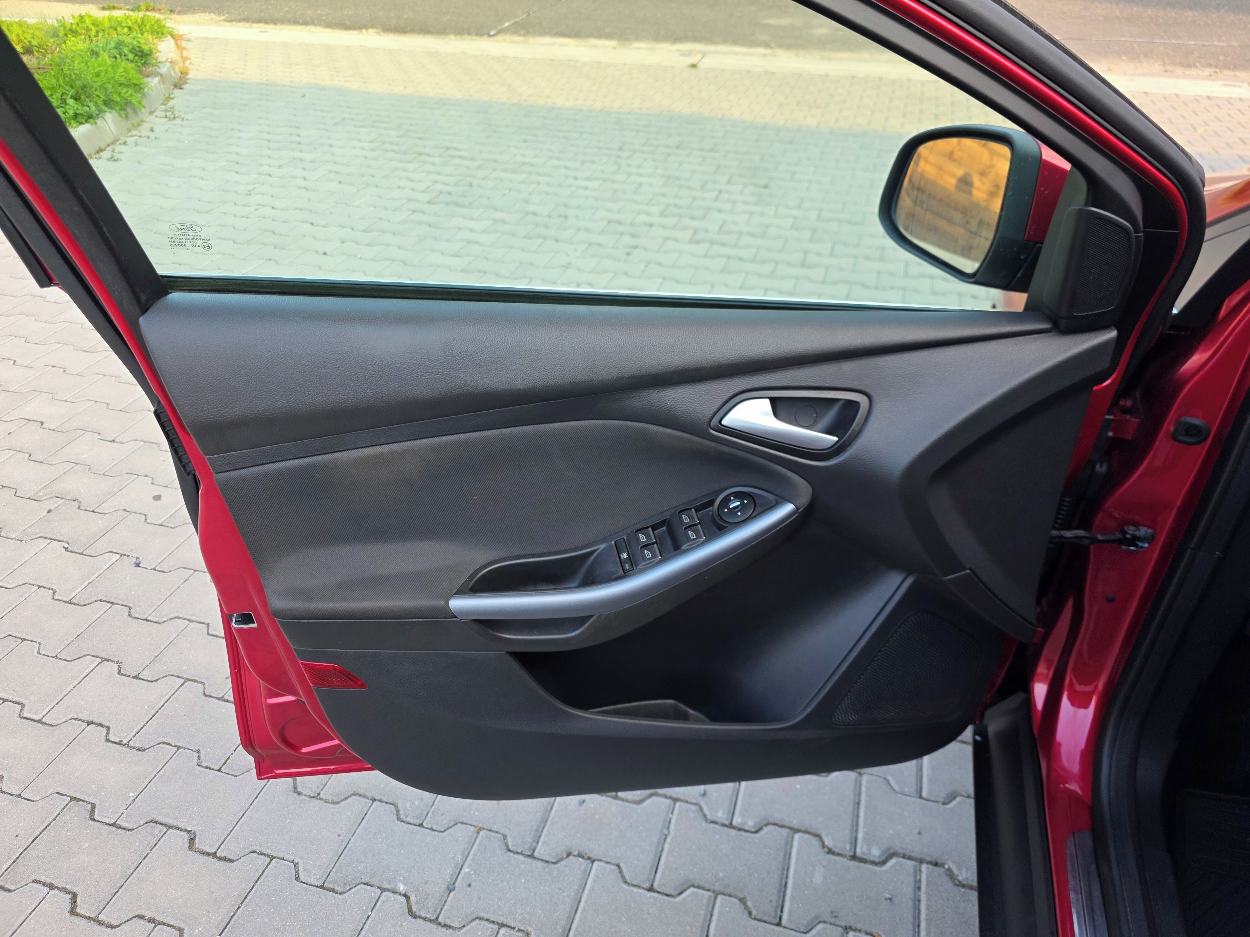 Ford Focus, 1.6 110kW 2.majitel Serviska - fotka 5