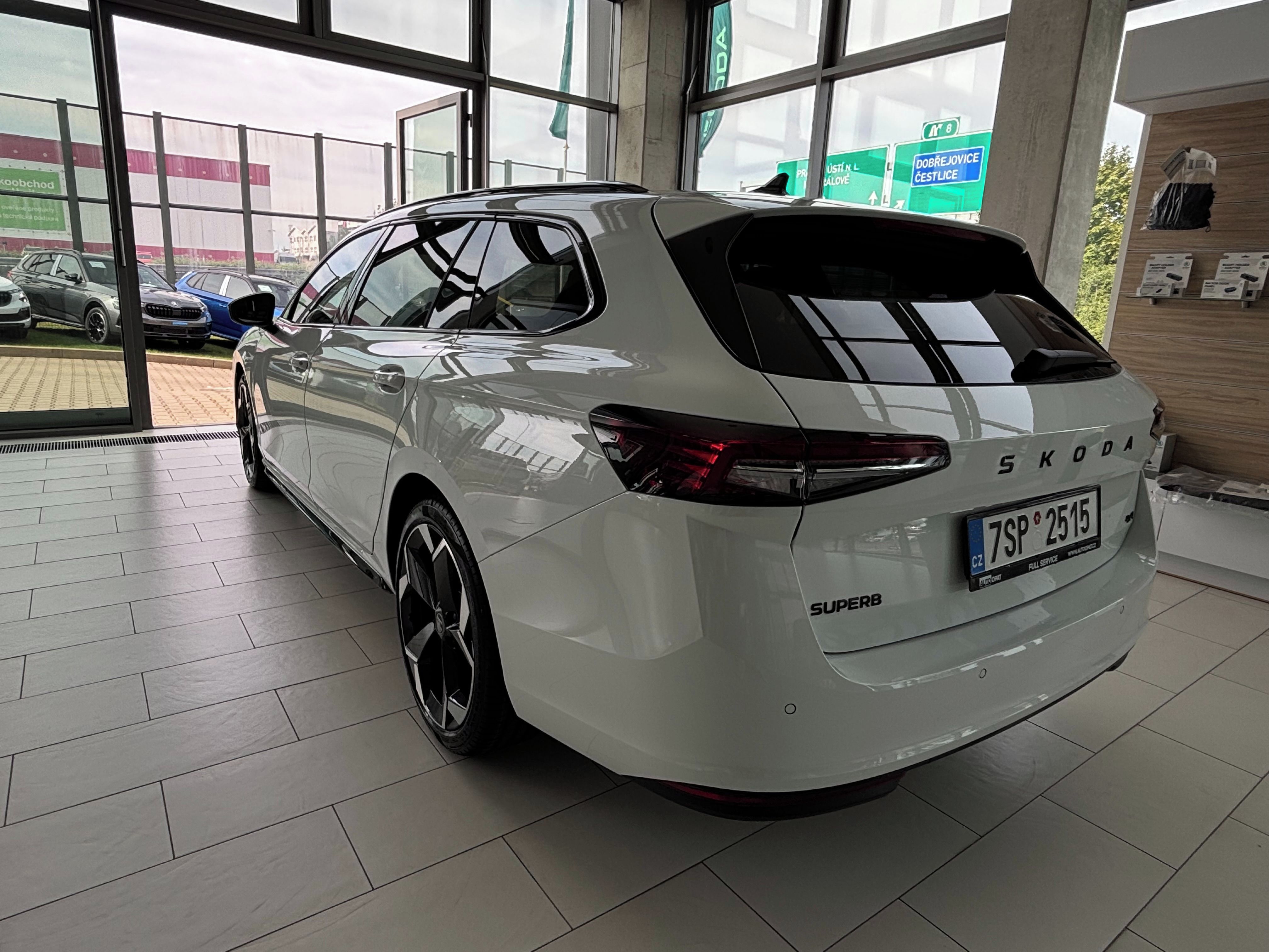 Škoda Superb, Sportline 2,0 TDI 142 kW 4x4 - fotka 5
