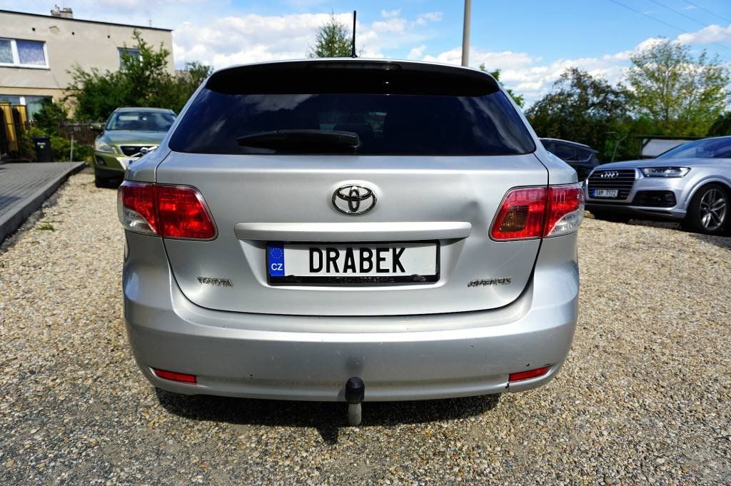 Toyota Avensis, 2,0 D-4D 93 kW - fotka 5