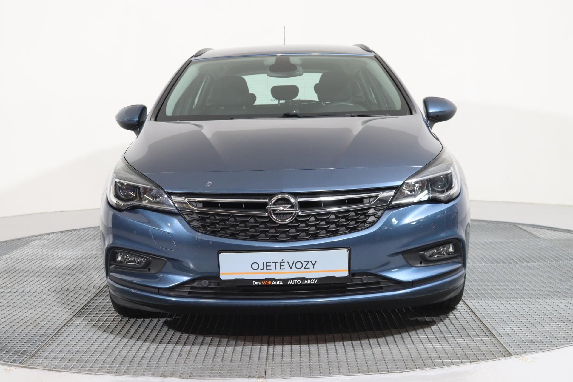 Opel Astra, SPORTS TOURER 1,4 i - fotka 4