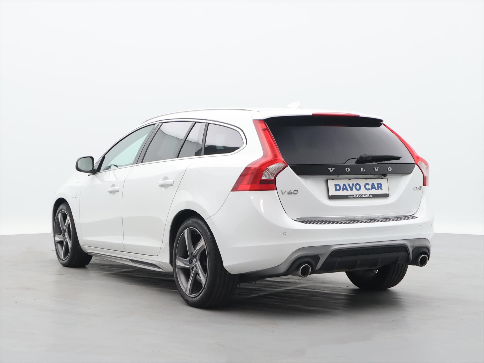 Volvo V60, 2.4 D6 162kW R-Design Aut. DPH - fotka 5